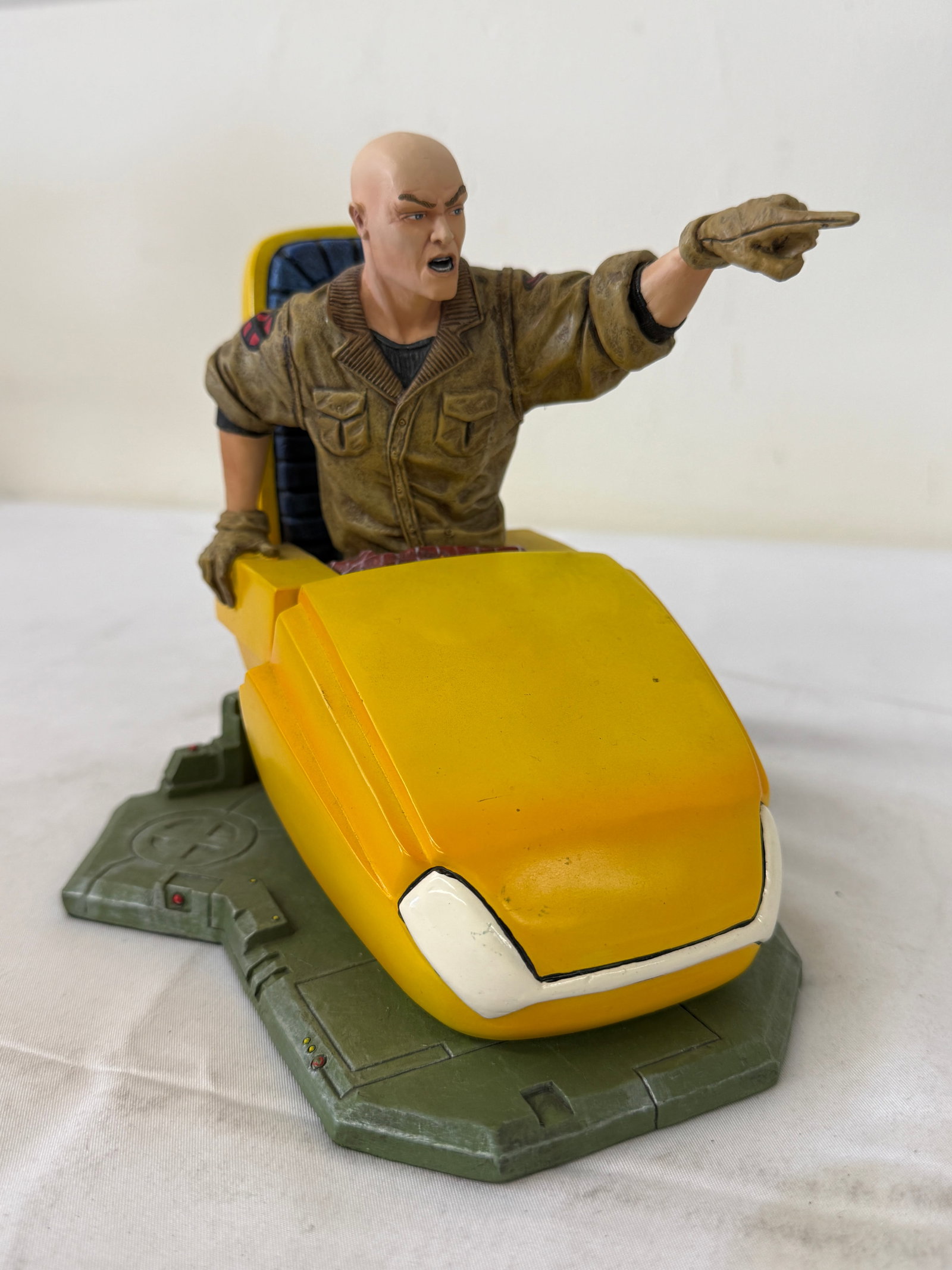 Professor X X-Men Marvel Diamond Select Toys Statue 2004 with Hoverchair (1 of 5)