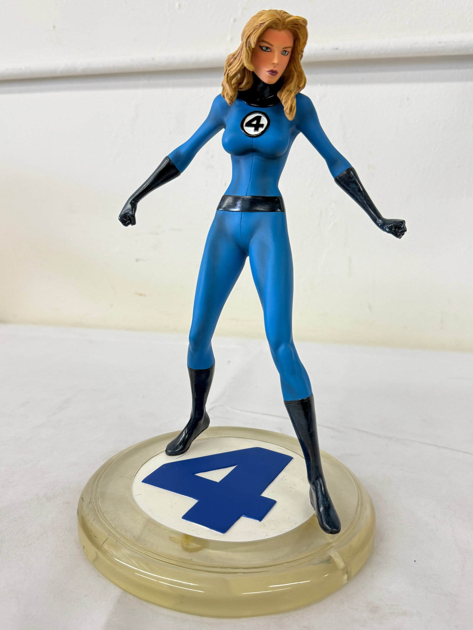 Sue Storm Invisible Woman Marvel Diamond Select Toys Statue #139/1500 2007 (1 of 5)