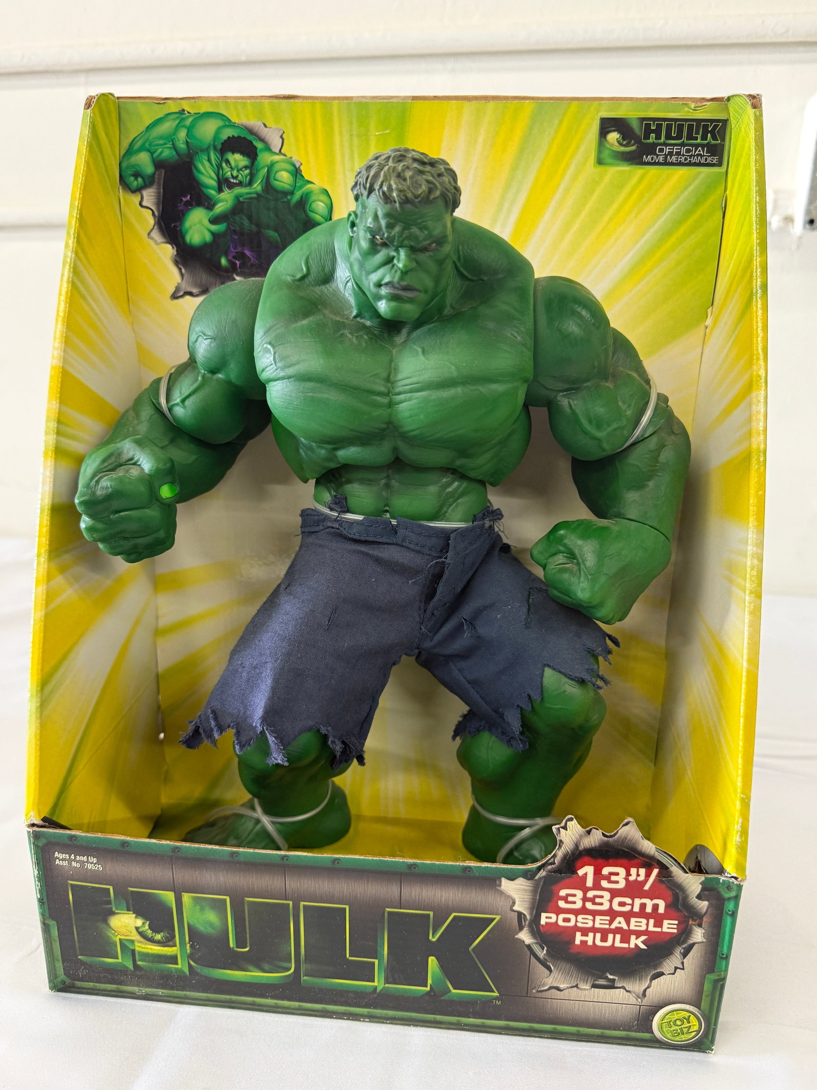Hulk Official Movie Merchandise 13 Inch Poseable Action Figure (1 of 3)