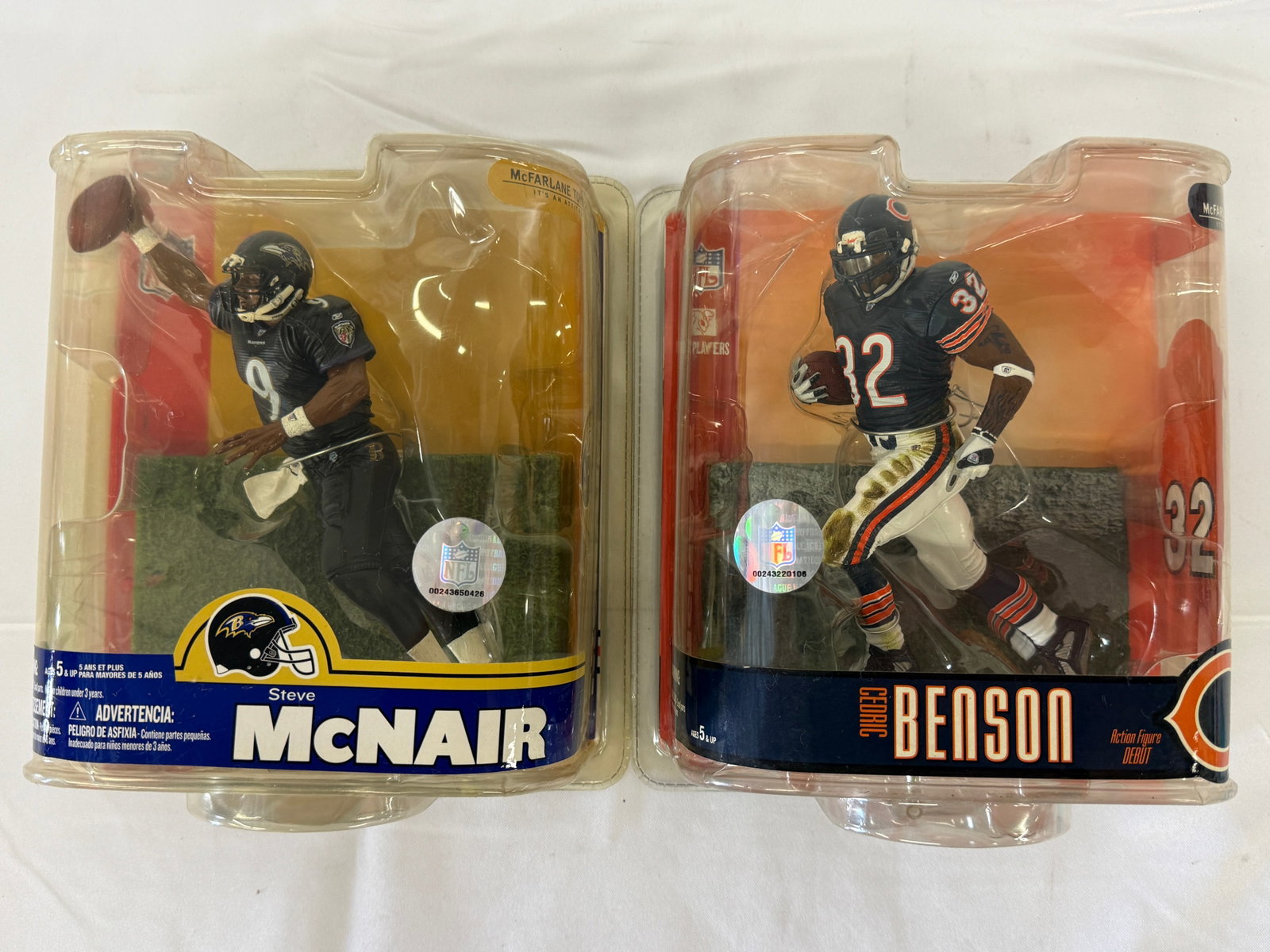 McFarlane NFL Action Figures Lot of 2 Sealed in Package (1 of 2)