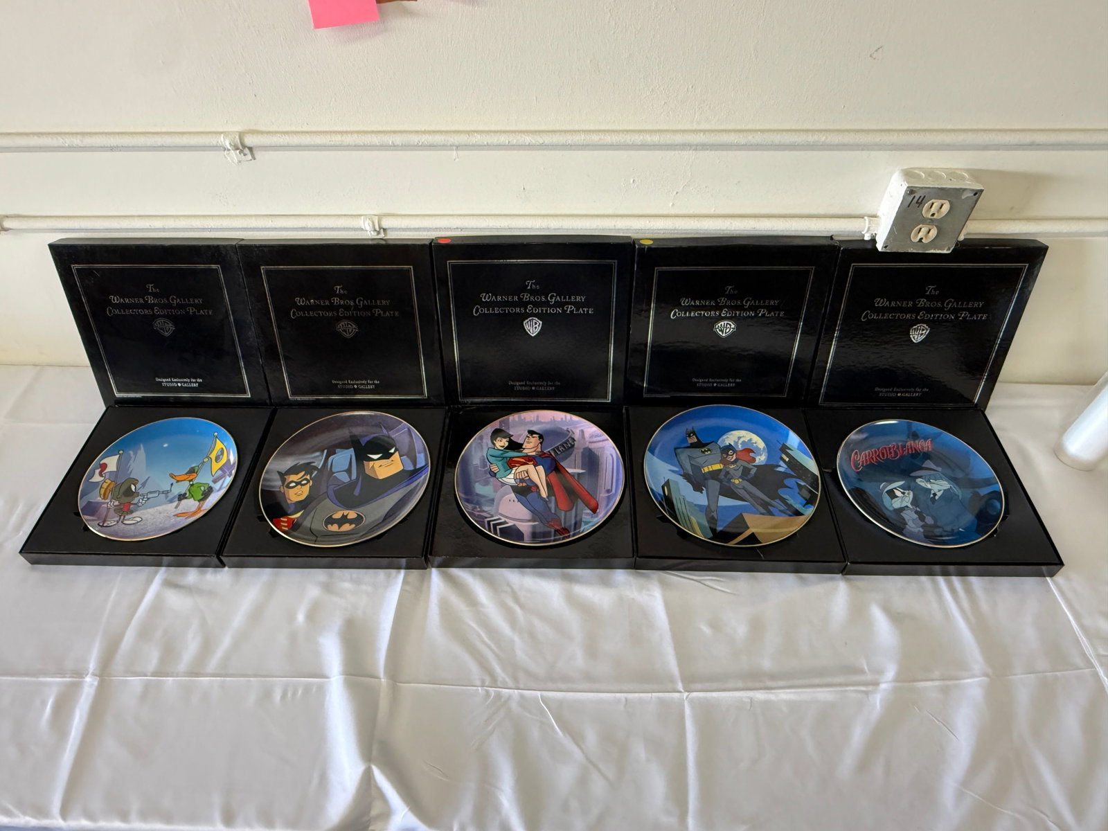 Warner Bros Gallery Collectors Edition Plates Set of 5 (1 of 7)