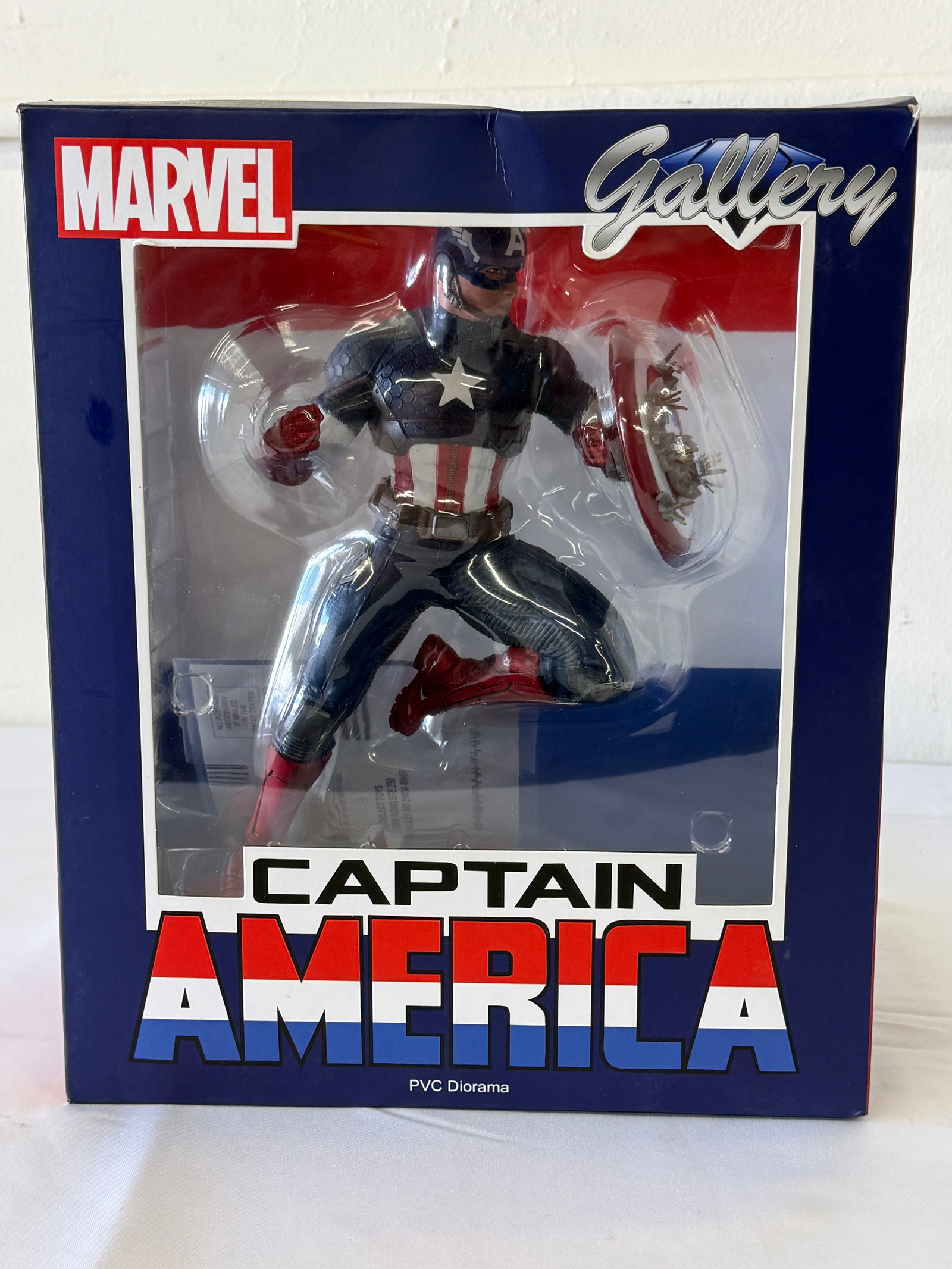 Marvel Gallery Captain America PVC Diorama Figure (1 of 3)