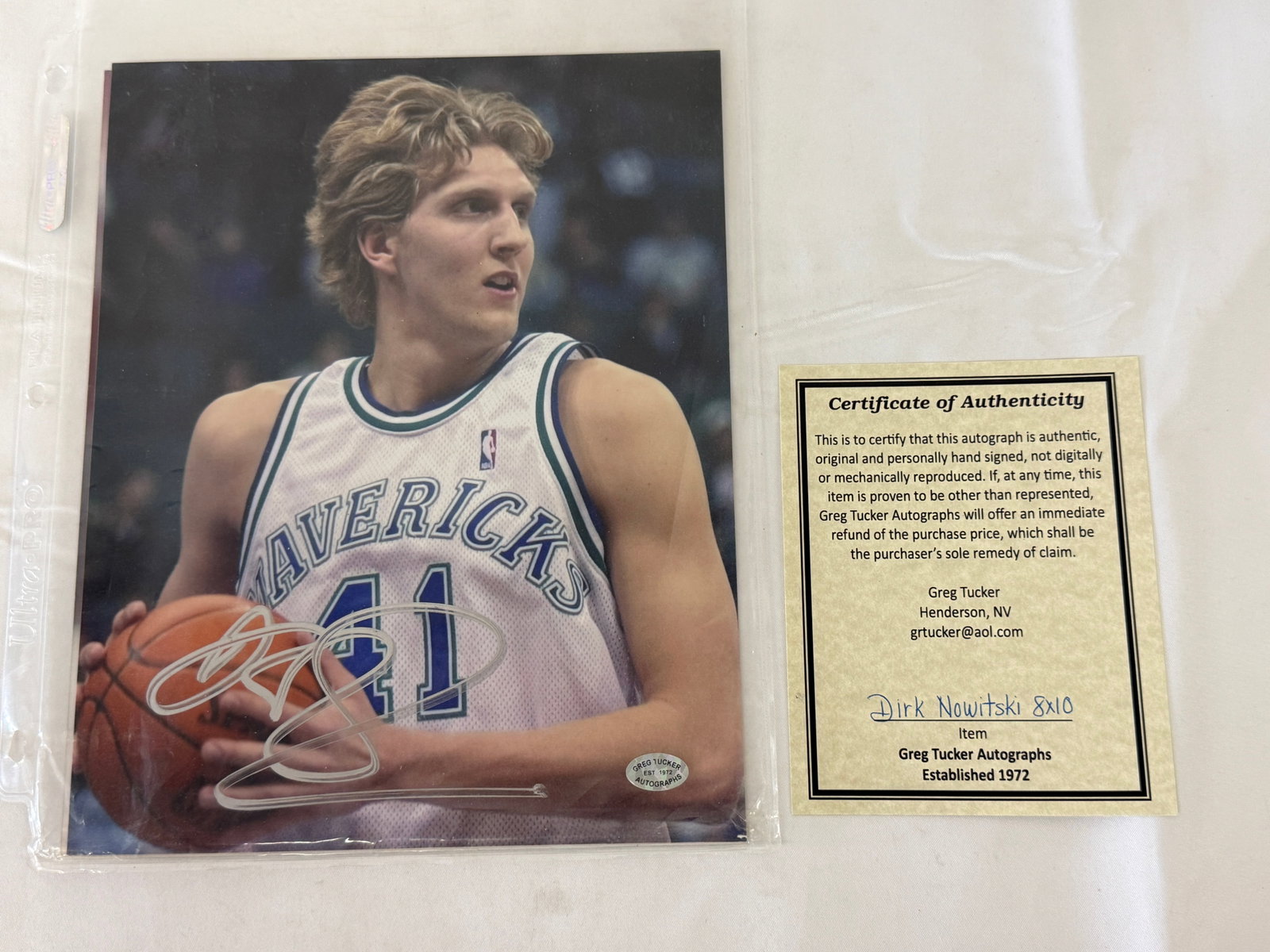 Dirk Nowitzki Signed Dallas Mavericks 8x10 Photo with COA (1 of 3)
