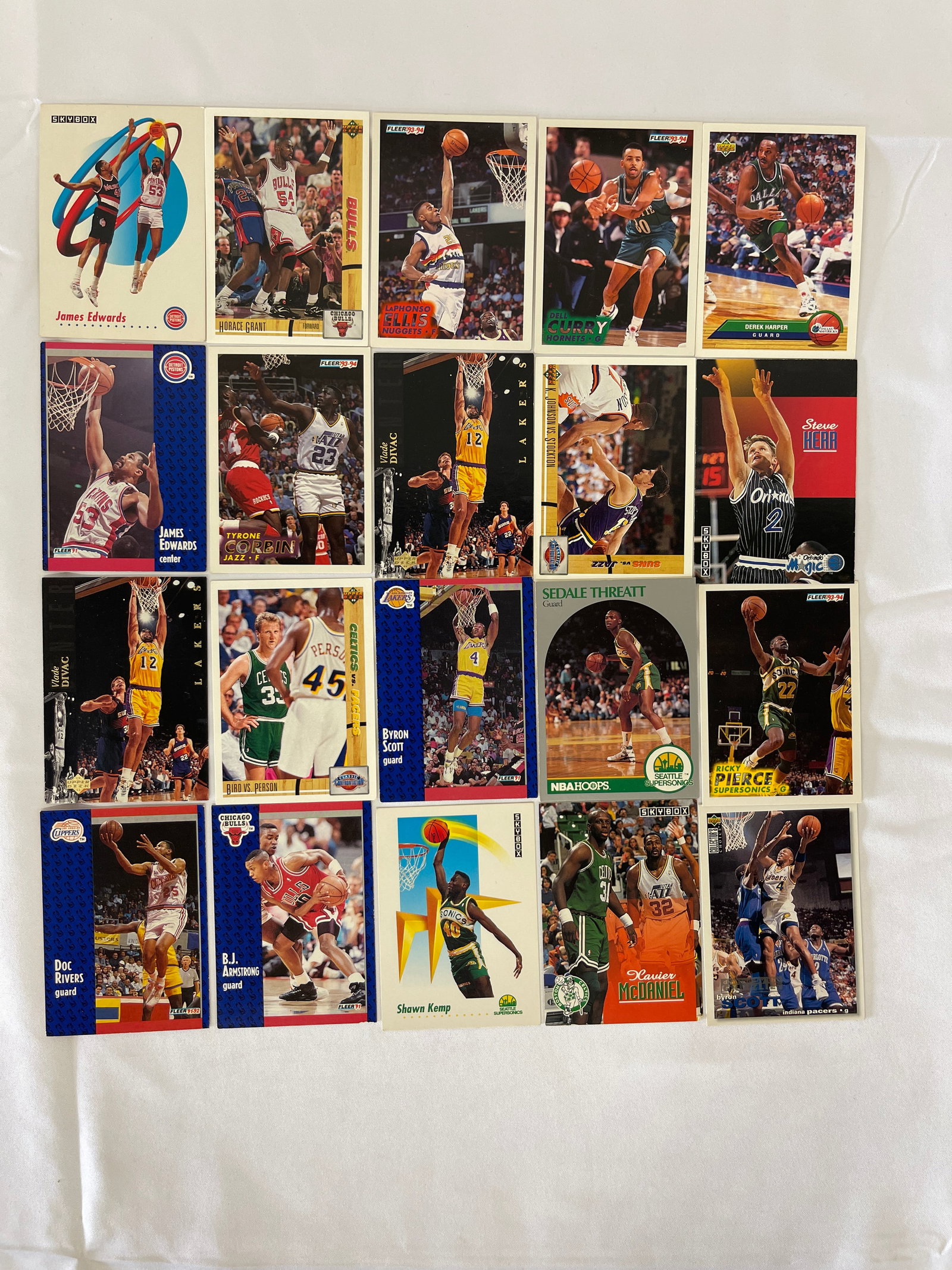 NBA Basketball Trading Cards Lot 1990s Fleer SkyBox Upper Deck Hoops 20+ Cards (1 of 4)