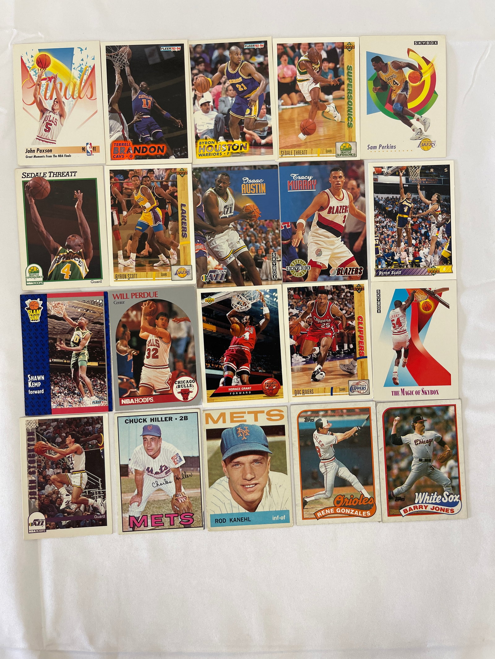 Mixed Vintage Sports Trading Cards Lot NBA Baseball 20 Cards Skybox Fleer Topps (1 of 2)