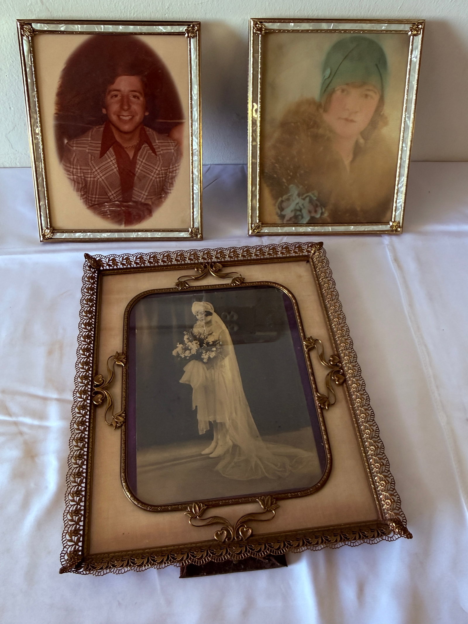 Lot of 3 Antique Vintage Framed Portrait Photographs, Ornate Gold Filigree Frame (1 of 2)