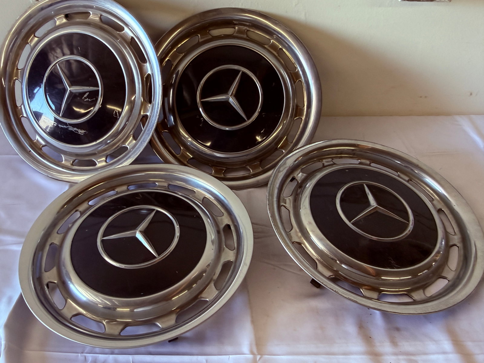 Set of 4 Vintage Mercedes-Benz Chrome & Black Hub Caps Wheel Covers (1 of 1)