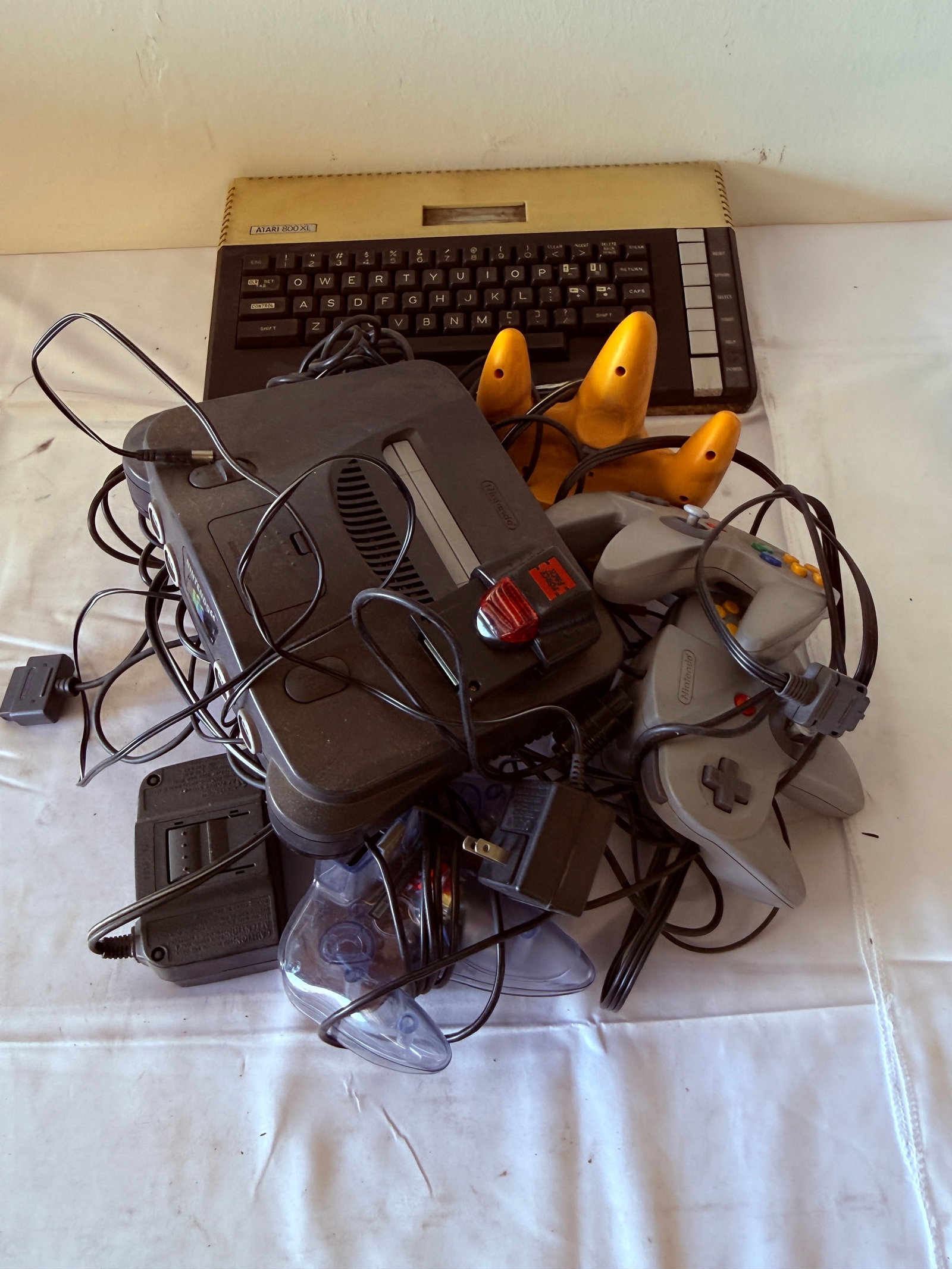 Atari 800XL Home Computer & Nintendo 64 Console with Controllers & Accessories (1 of 2)