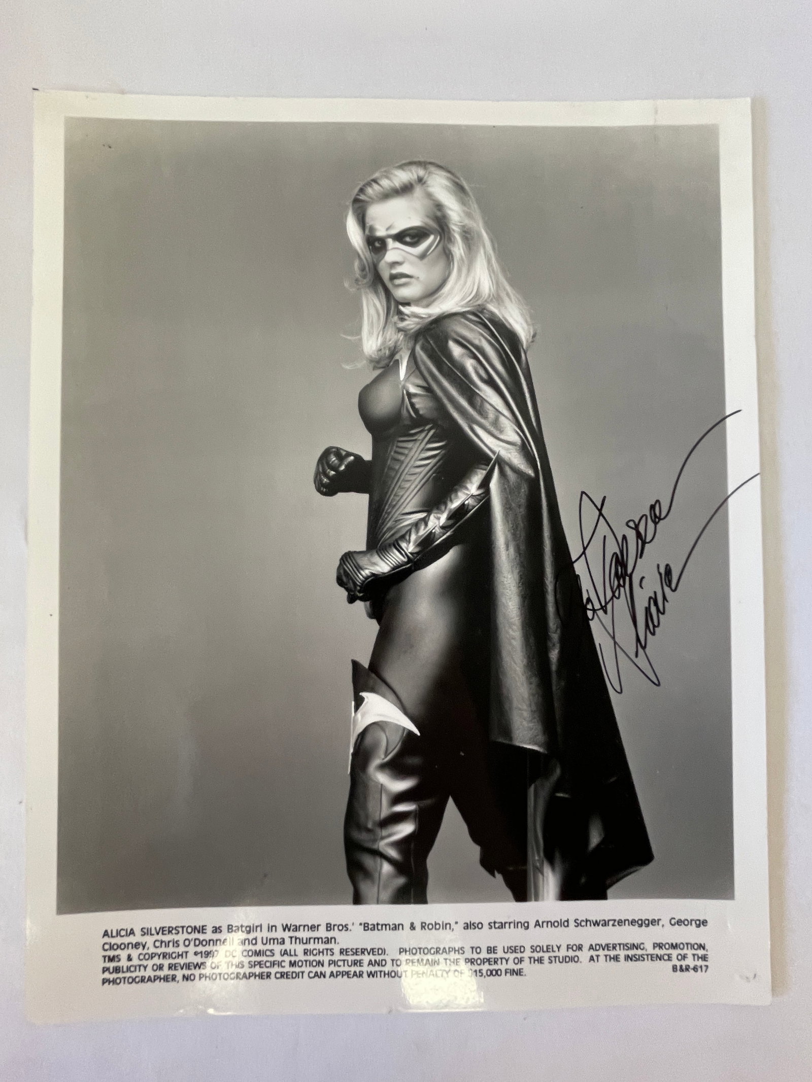 Alicia Silverstone Signed B&W 8x10 Photo as Batgirl Batman & Robin 1997 Warner (1 of 3)