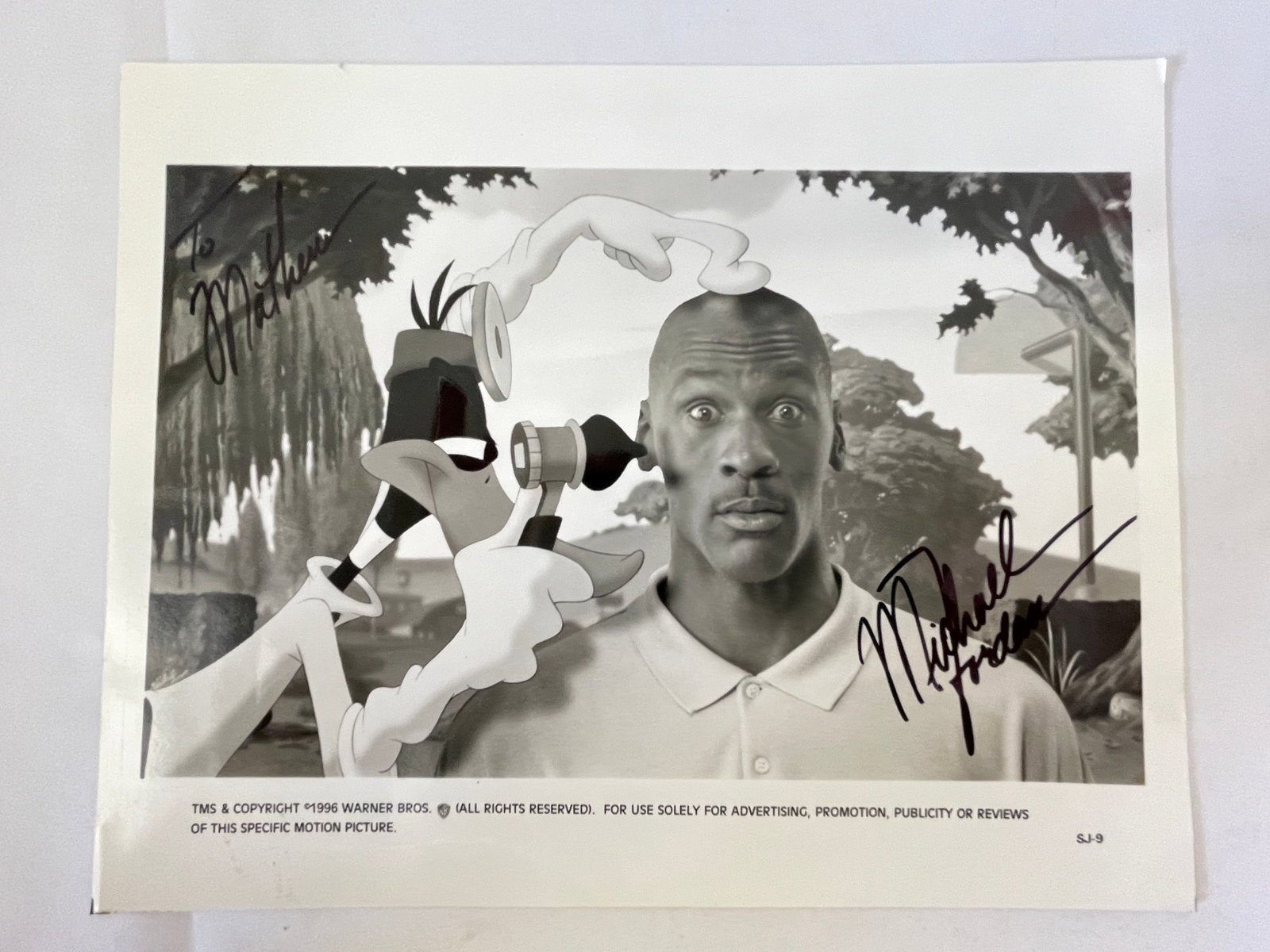 Michael Jordan Space Jam 1996 Warner Bros Signed B&W Press Photo To Mathew (1 of 4)