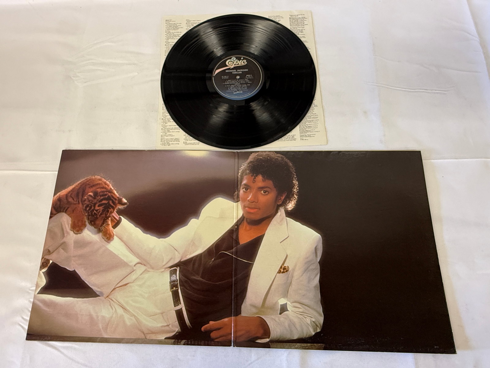 Michael Jackson Thriller Epic Records Vinyl LP Signed Autographed Album Cover - 3