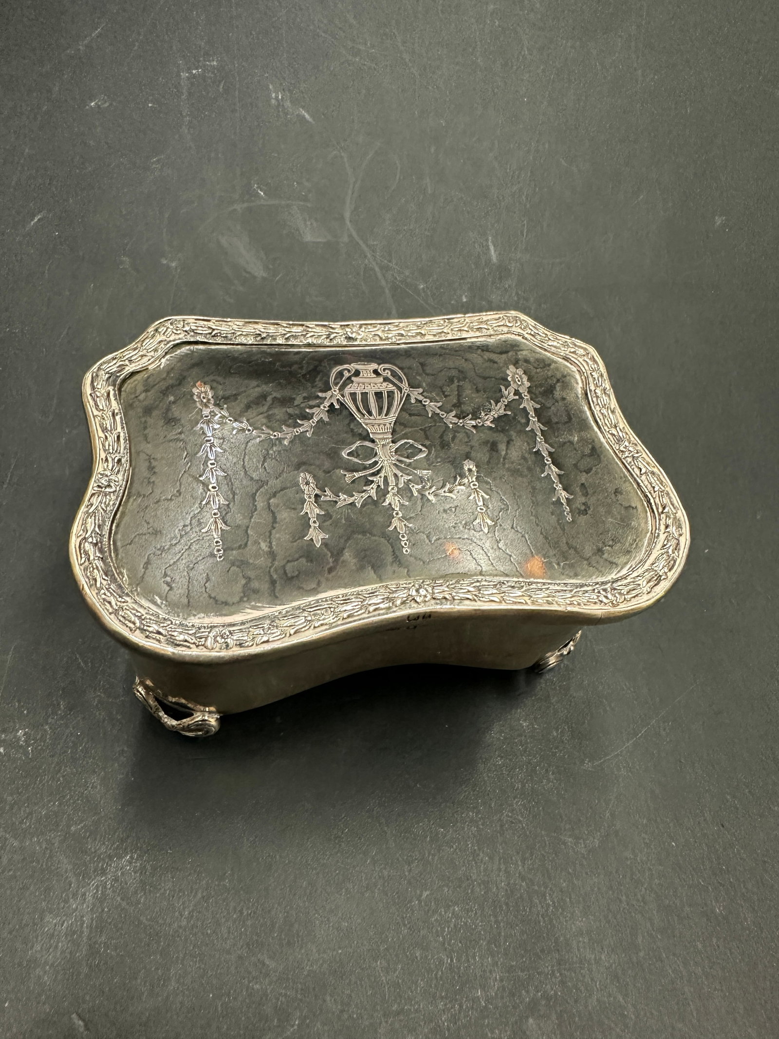 Edwardian Sterling Silver Jewelry Box Maker Marked 230 Grams (1 of 10)