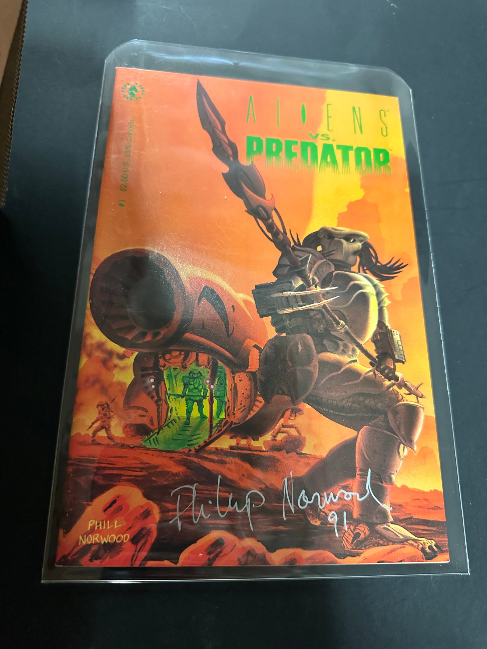 Aliens vs. Predator #1 Dark Horse Comic Signed Philip Norwood 1991 (1 of 2)