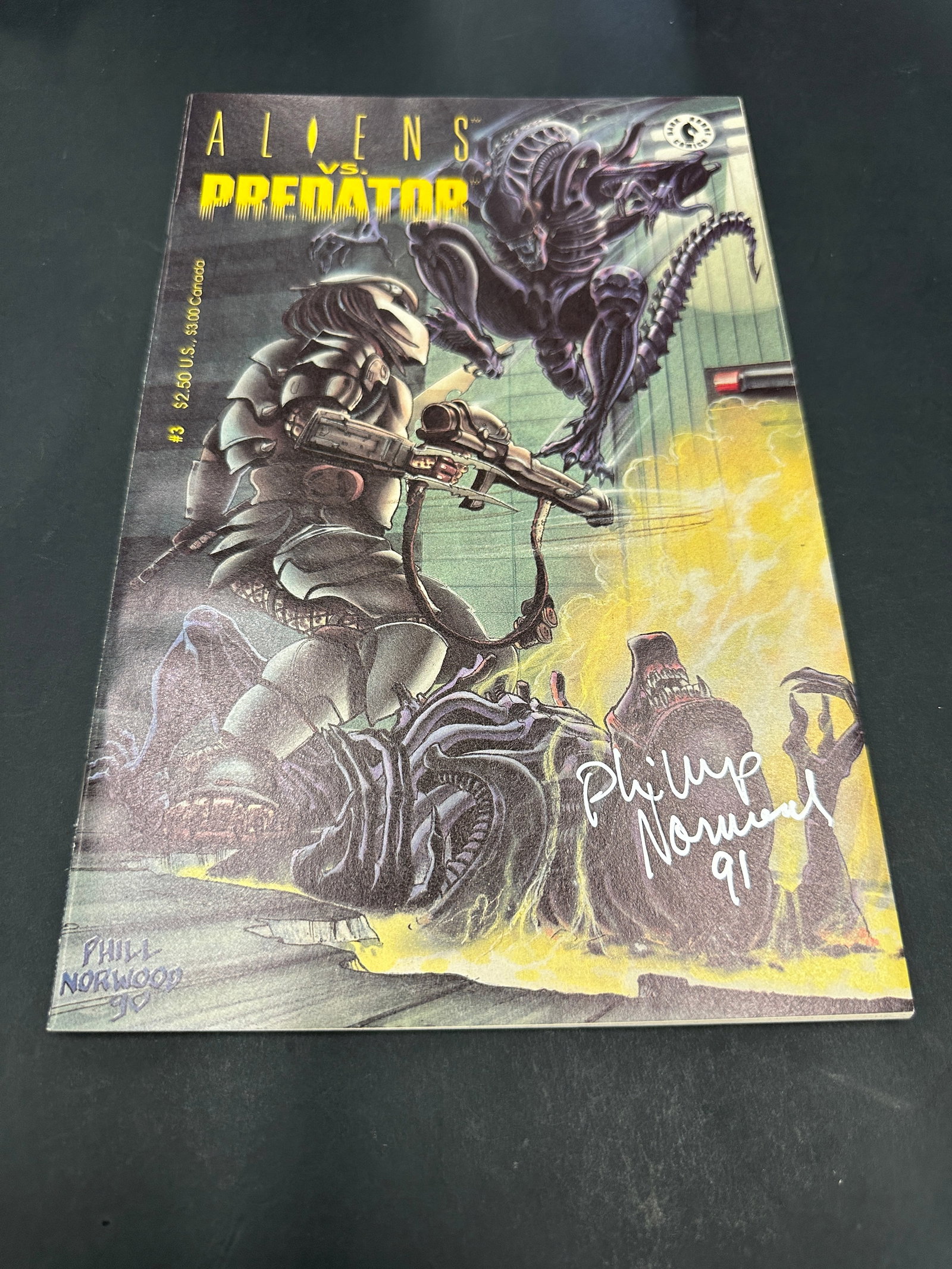 Aliens vs Predator #3 Dark Horse Comics 1990 Signed Phill Norwood Cover Artist (1 of 4)