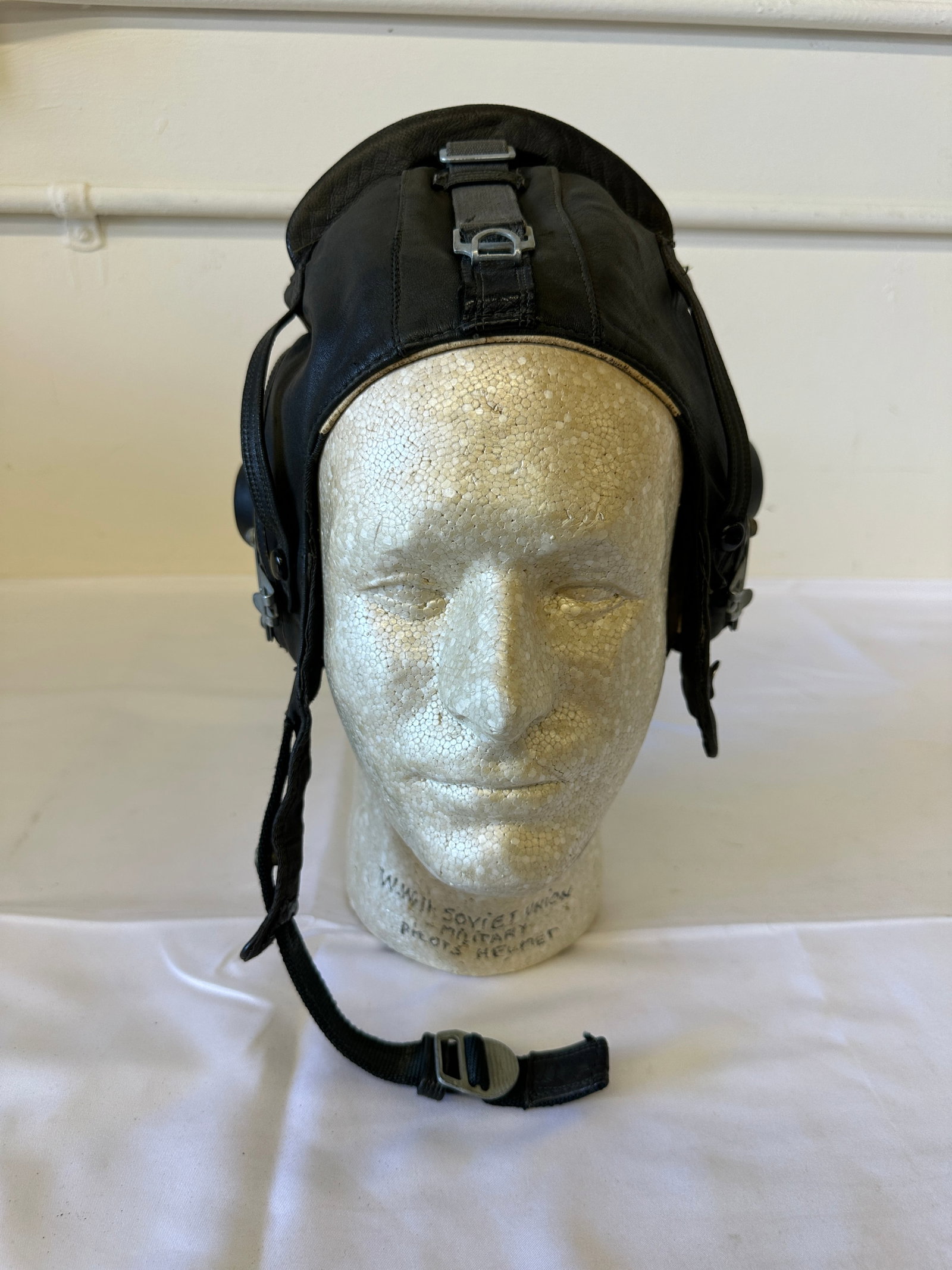 WWII Soviet Union Military Pilot's Leather Flying Helmet with Earphones (1 of 6)