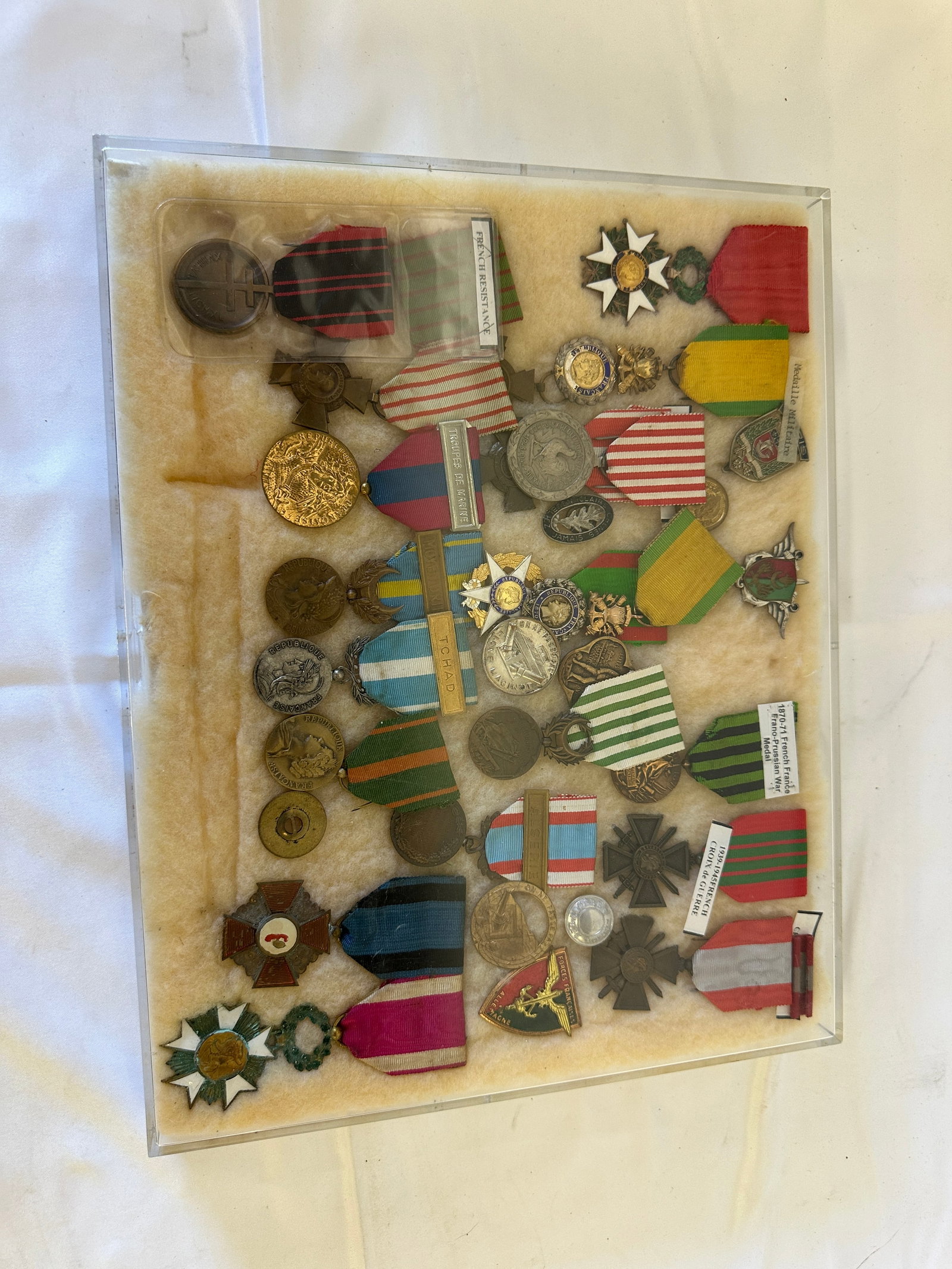 French Military Medal Collection, WWI/WWII, Croix de Guerre, Legion d'Honneur, 30+ Pieces (1 of 4)