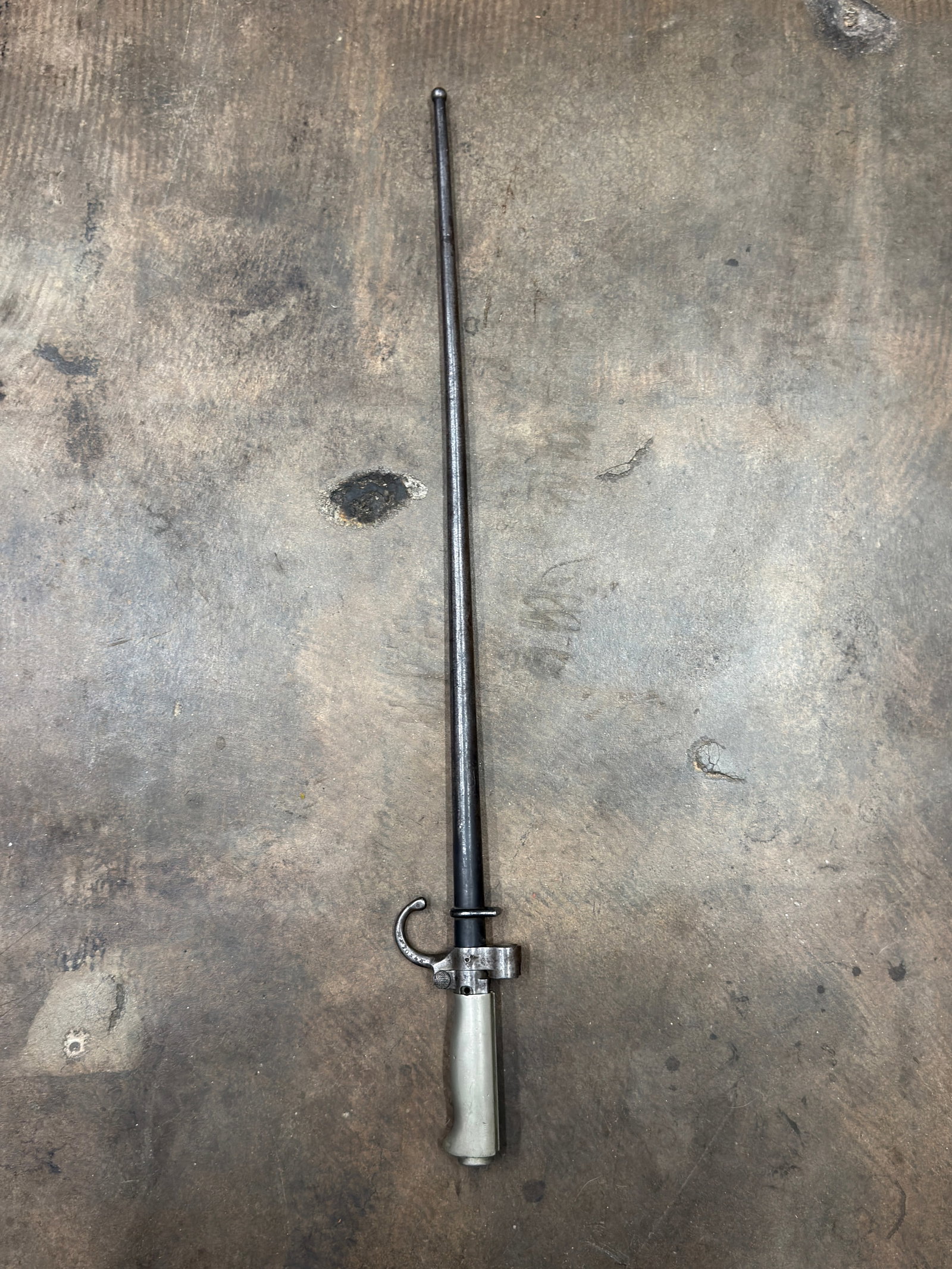 French Model 1886 Lebel Épée Bayonet with Cruciform Blade and Hooked Quillon: French Model 1886 Lebel Épée Bayonet with Cruciform Blade and Hooked Quillon