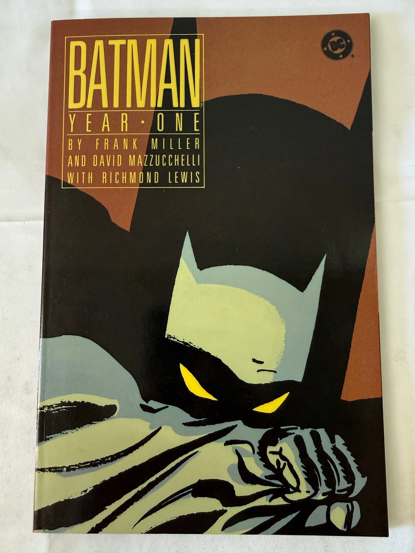 Batman Year One DC Comics Signed Hardcover Graphic Novel Frank Miller Mazzucchelli (1 of 3)