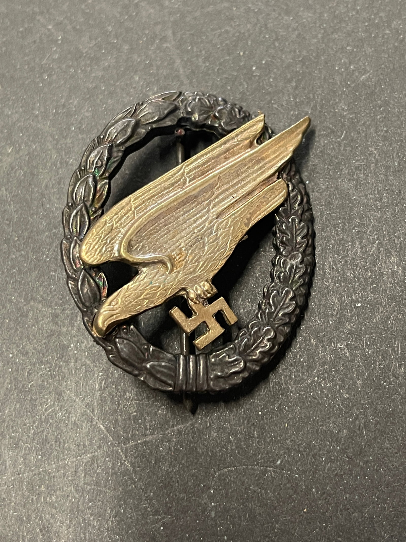 WWII German Luftwaffe Fallschirmjäger Paratrooper Badge, Zinc/Brass: WWII German Luftwaffe Fallschirmjäger Paratrooper Badge, Zinc/Brass