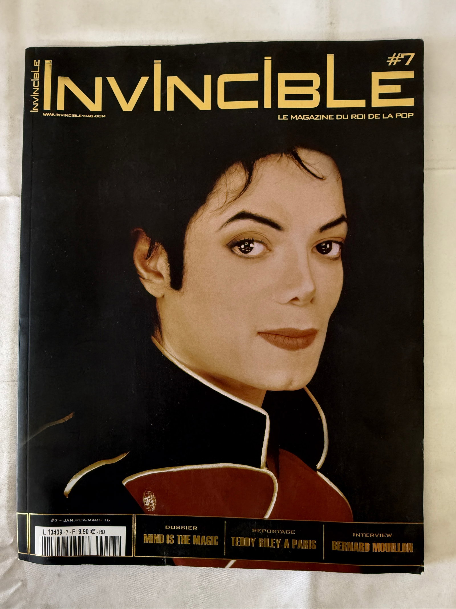 Michael Jackson Invincible French Fan Magazine Issue #7 Jan/Feb/Mar 2016 (1 of 2)