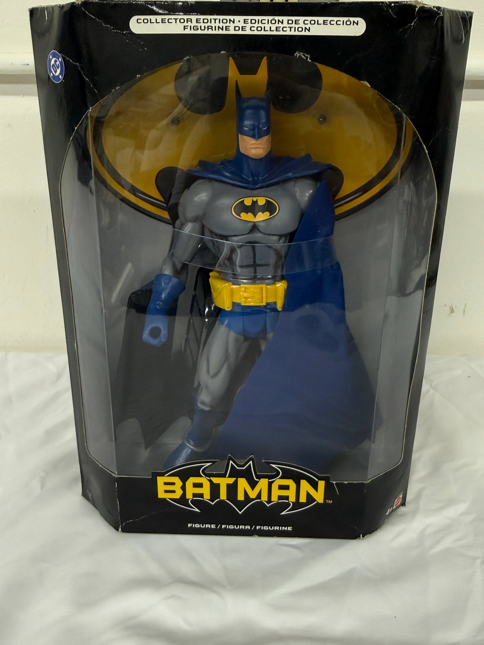 Batman DC Comics Collector Edition Figure by Mattel 2004 Classic Blue & Grey (1 of 3)