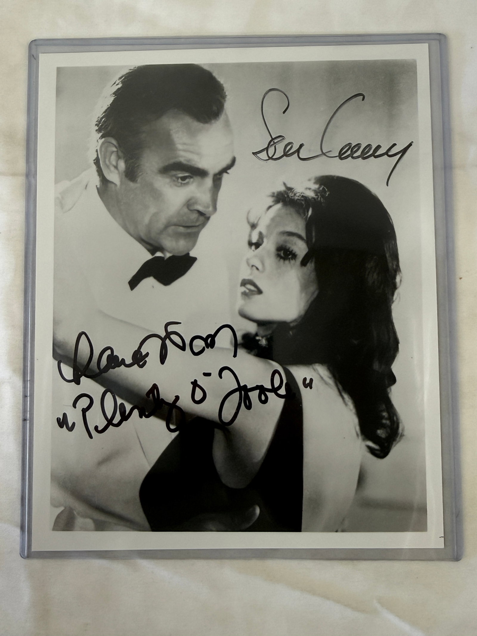 Sean Connery & Eunice Gayson Dual Signed James Bond 10x8 B&W Photo: Sean Connery & Eunice Gayson Dual Signed James Bond 10x8 B&W Photo