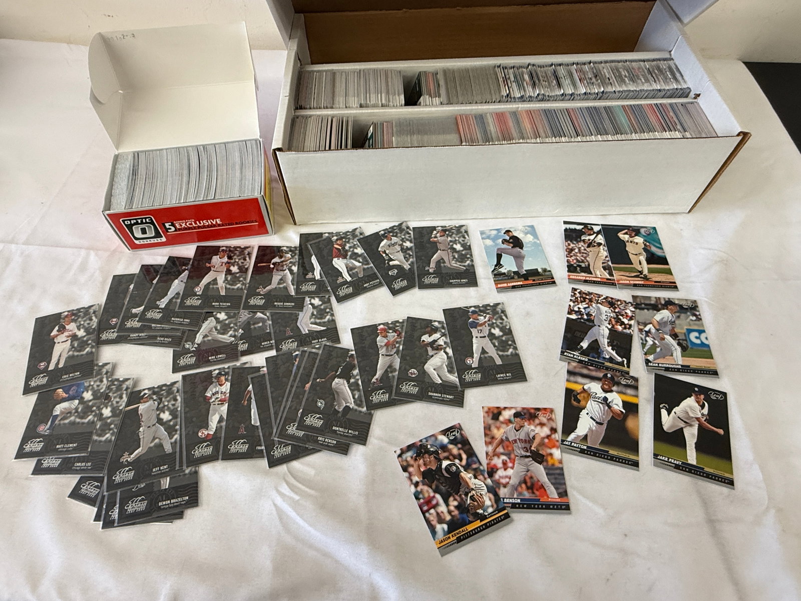Large Mixed Sports Trading Card Collection Donruss Optic Leaf MLB Football 1000+ (1 of 3)