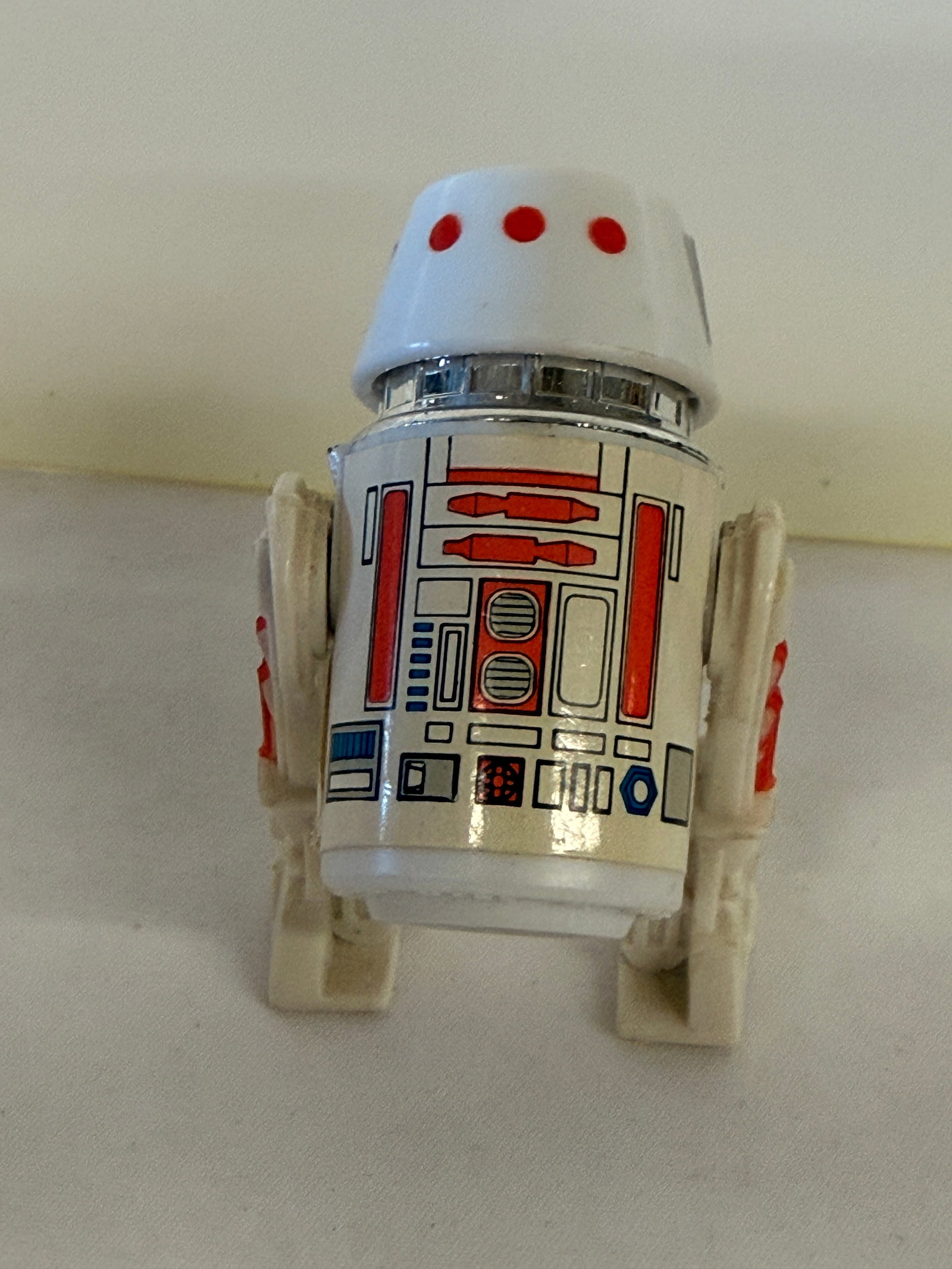 R5-D4 Star Wars Vintage Kenner Action Figure 1977 Made in Hong Kong (1 of 3)