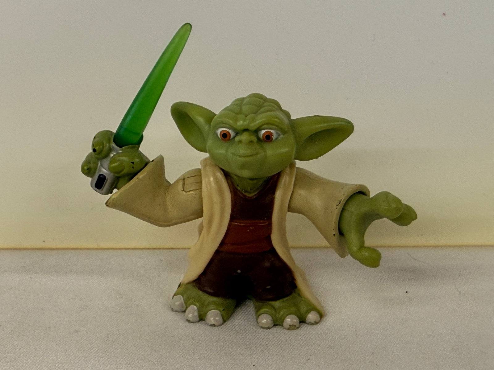 Yoda Star Wars Galactic Heroes PVC Figure with Green Lightsaber Hasbro (1 of 3)
