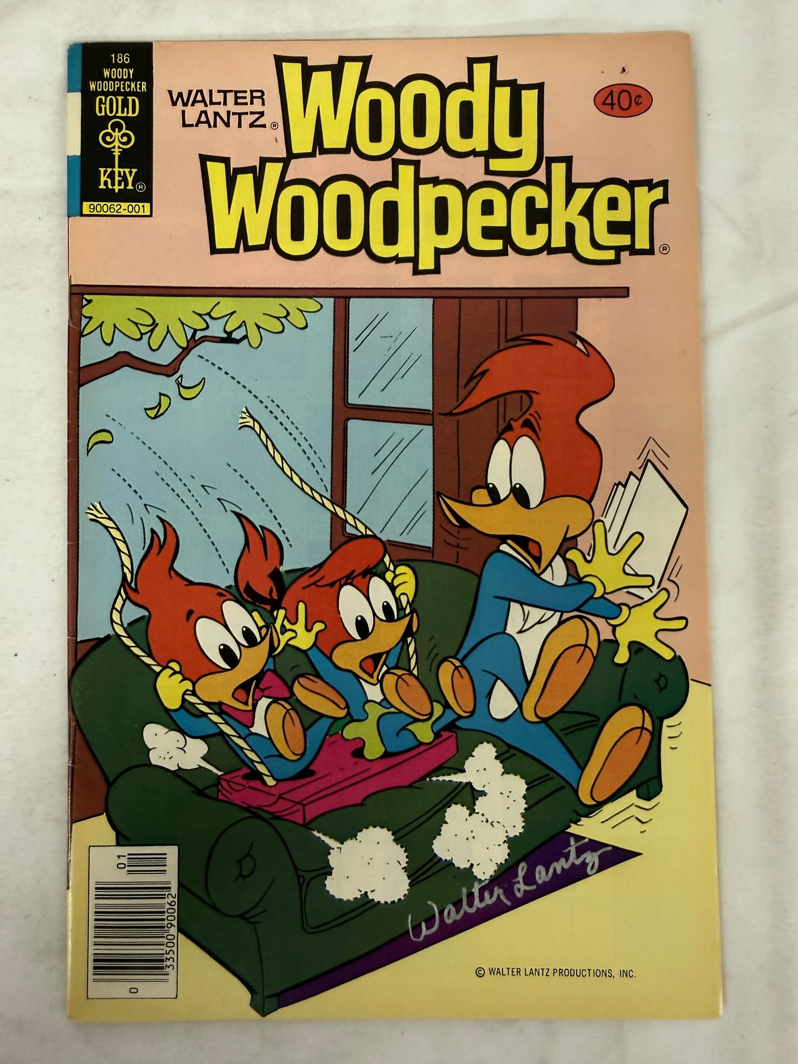 Walter Lantz Woody Woodpecker #186 Gold Key Comic Signed by Walter Lantz (1 of 3)