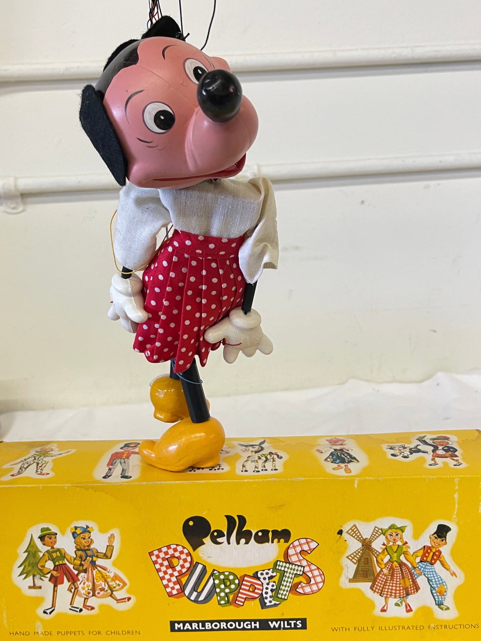 Minnie Mouse Pelham Puppet Marionette Walt Disney Productions Boxed Vintage (1 of 6)