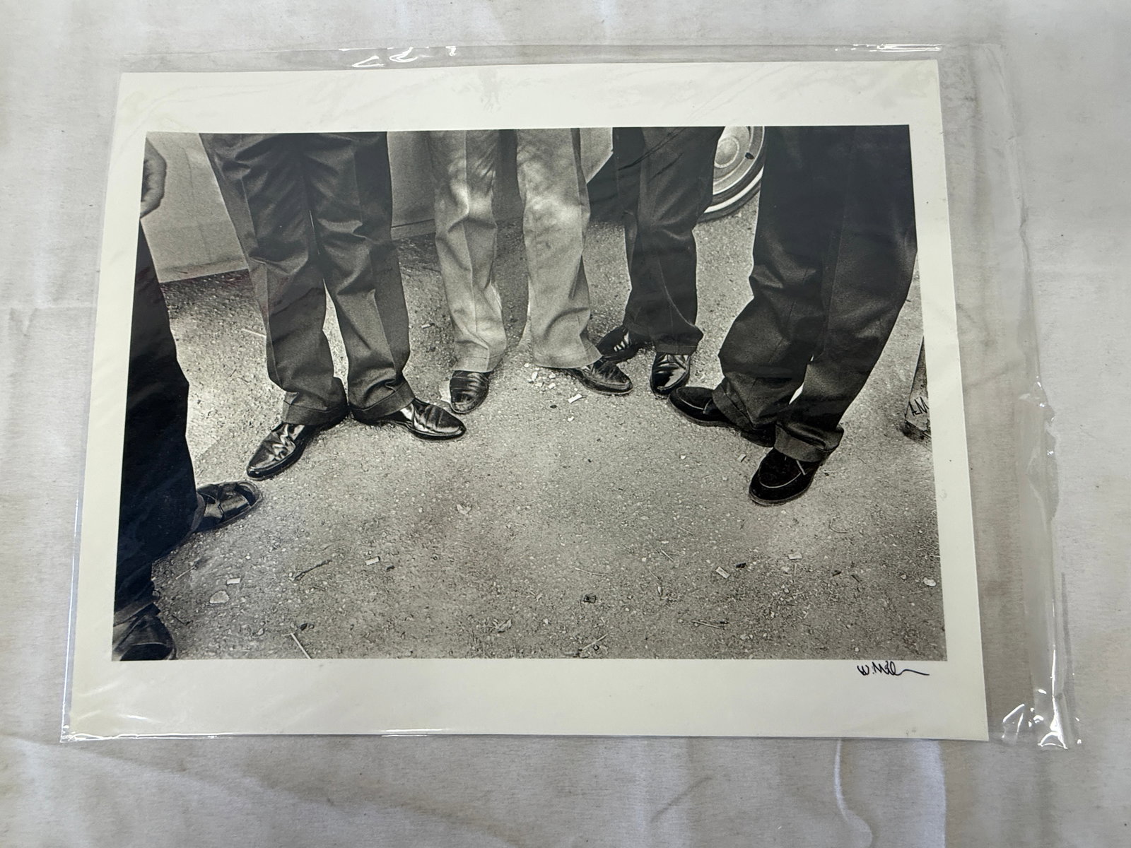 Signed Silver Gelatin Print Photograph Men's Feet Shoes Street Scene 14x17 (1 of 4)