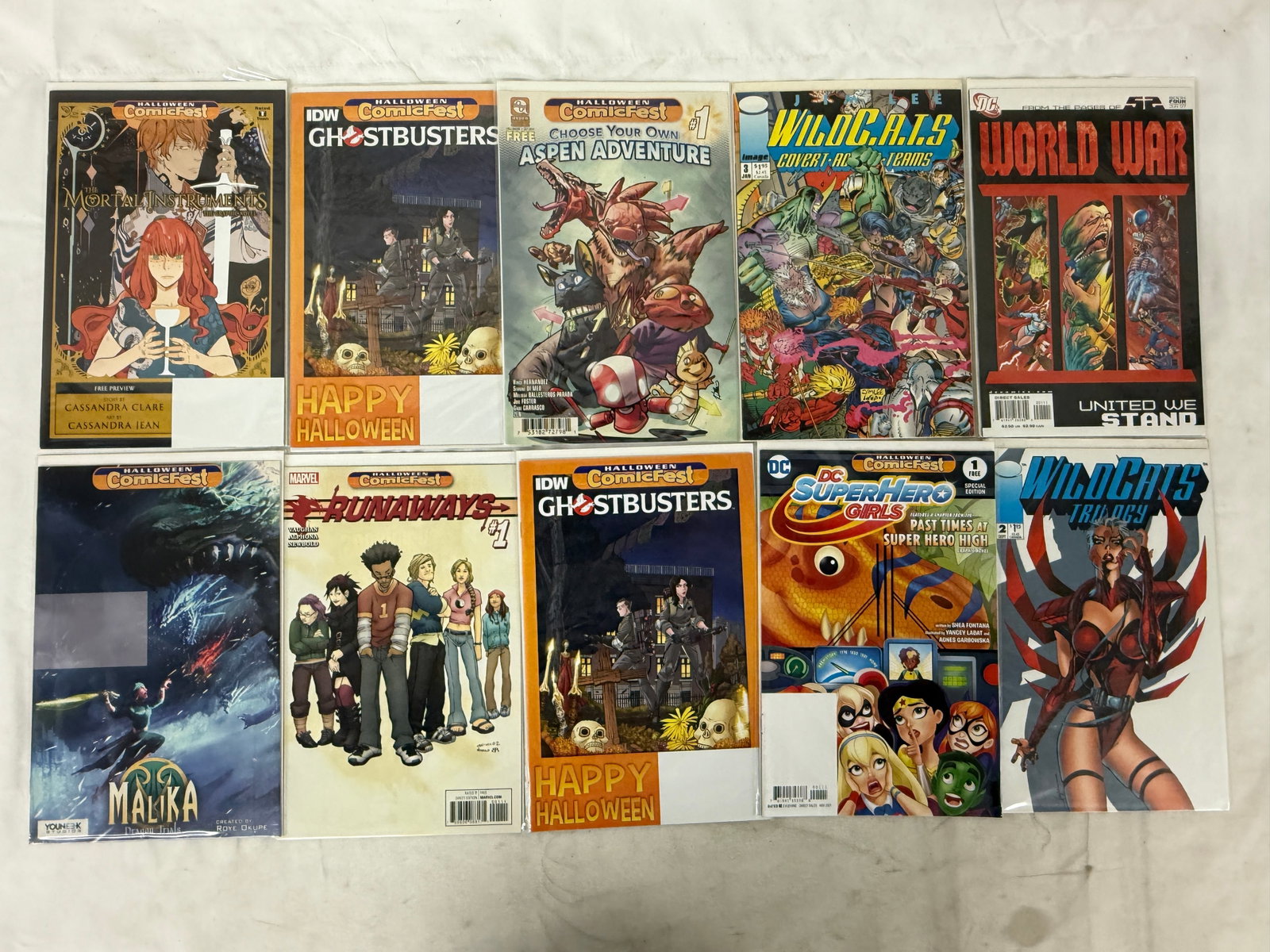 Vintage Comic Book Collection Lot: Vintage Comic Book Collection Lot