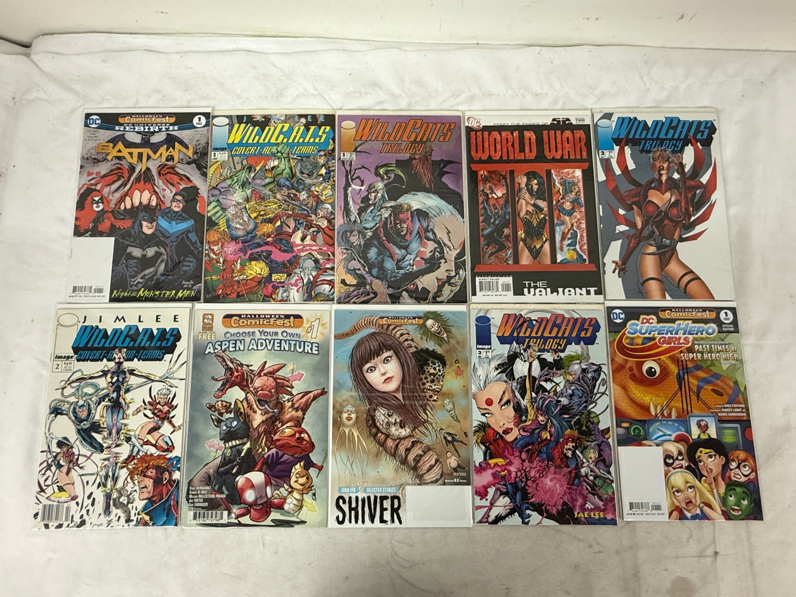 Vintage Comic Book Collection Lot: Vintage Comic Book Collection Lot