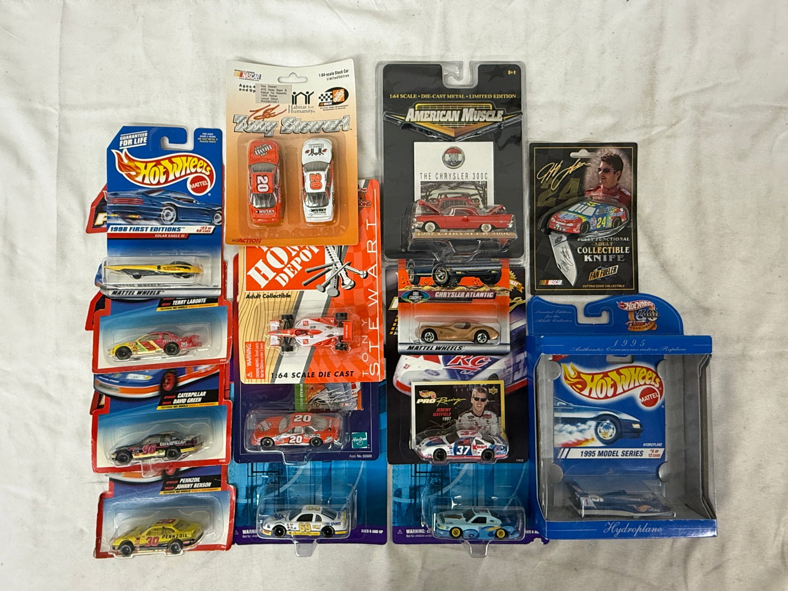NASCAR Hot Wheels Die-Cast Collection Tony Stewart Jeff Gordon 20+ Cars MIP (1 of 3)