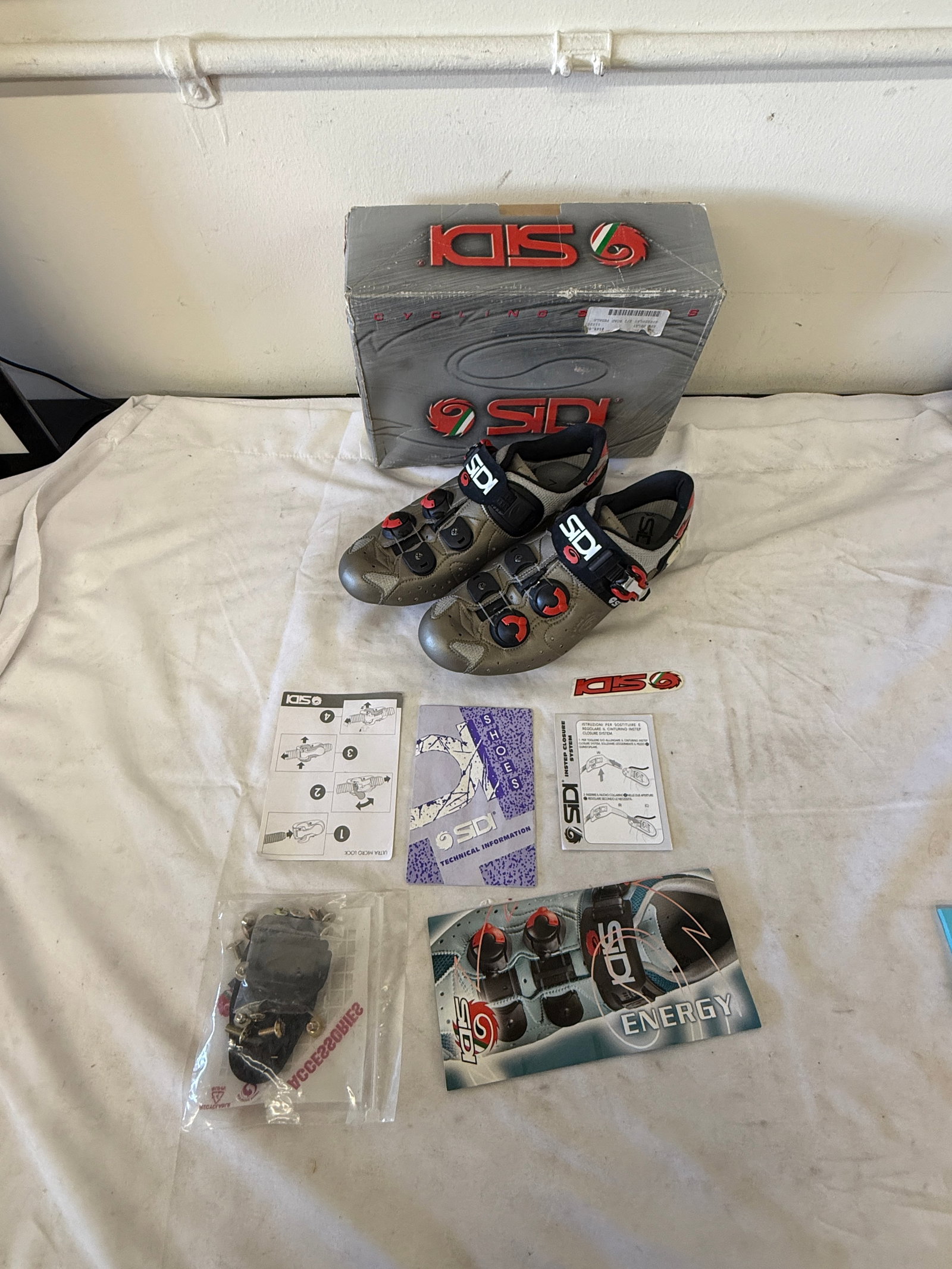 SIDI Genius Carbon Road Bike Shoe Cycling (1 of 11)