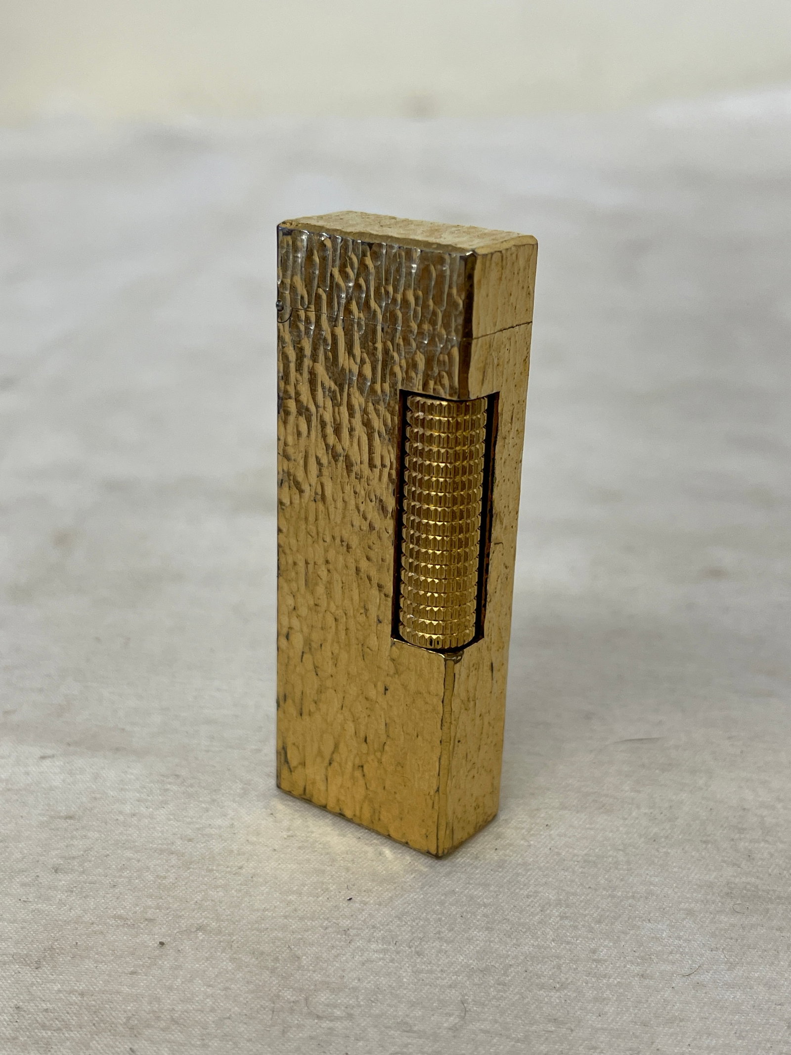 Dunhill Rollagas Lighter Gold Plated Hammered Bark Finish Made in Switzerland: Dunhill Rollagas Lighter Gold Plated Hammered Bark Finish Made in Switzerland