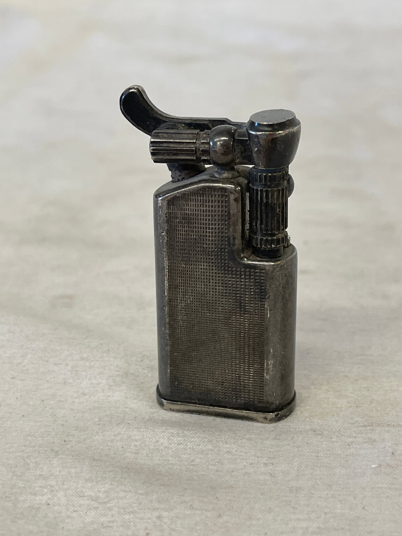 Maruman GL-67 Vintage Japanese Petrol Lighter, Cross-Hatch Engine Turned Silver (1 of 3)