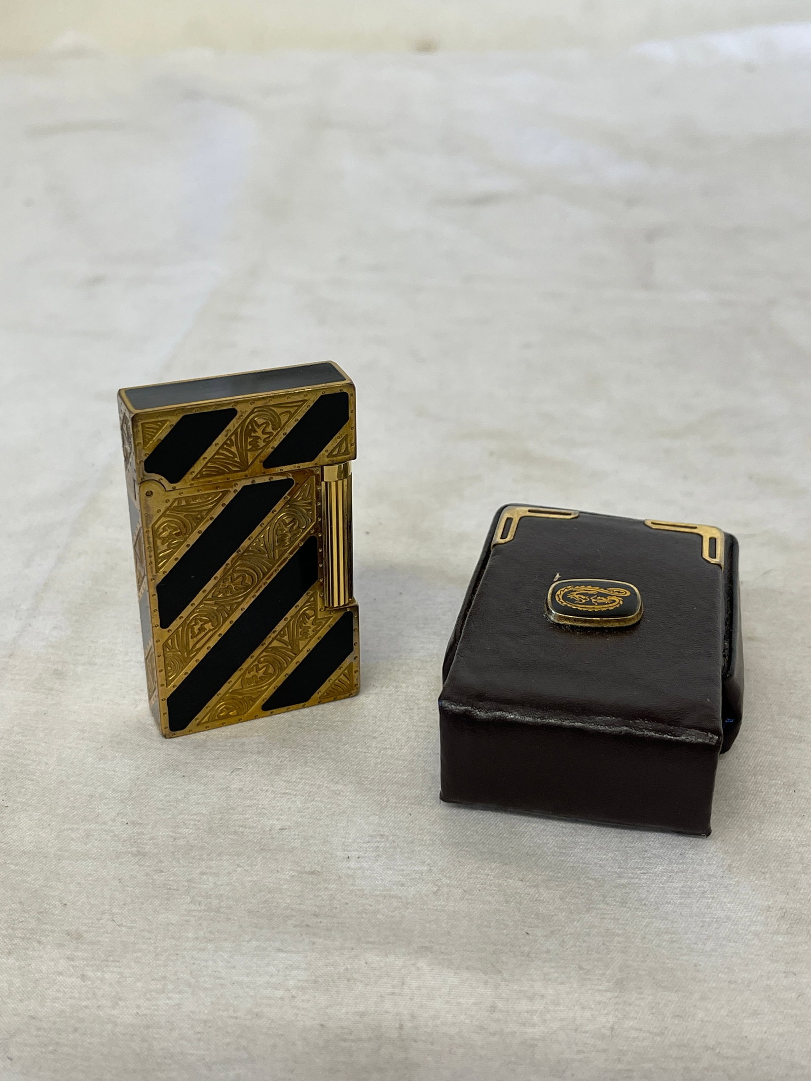 S.T. Dupont Paris Ligne 2 Black Chinese Lacquer Gold Lighter with Leather Case (1 of 6)
