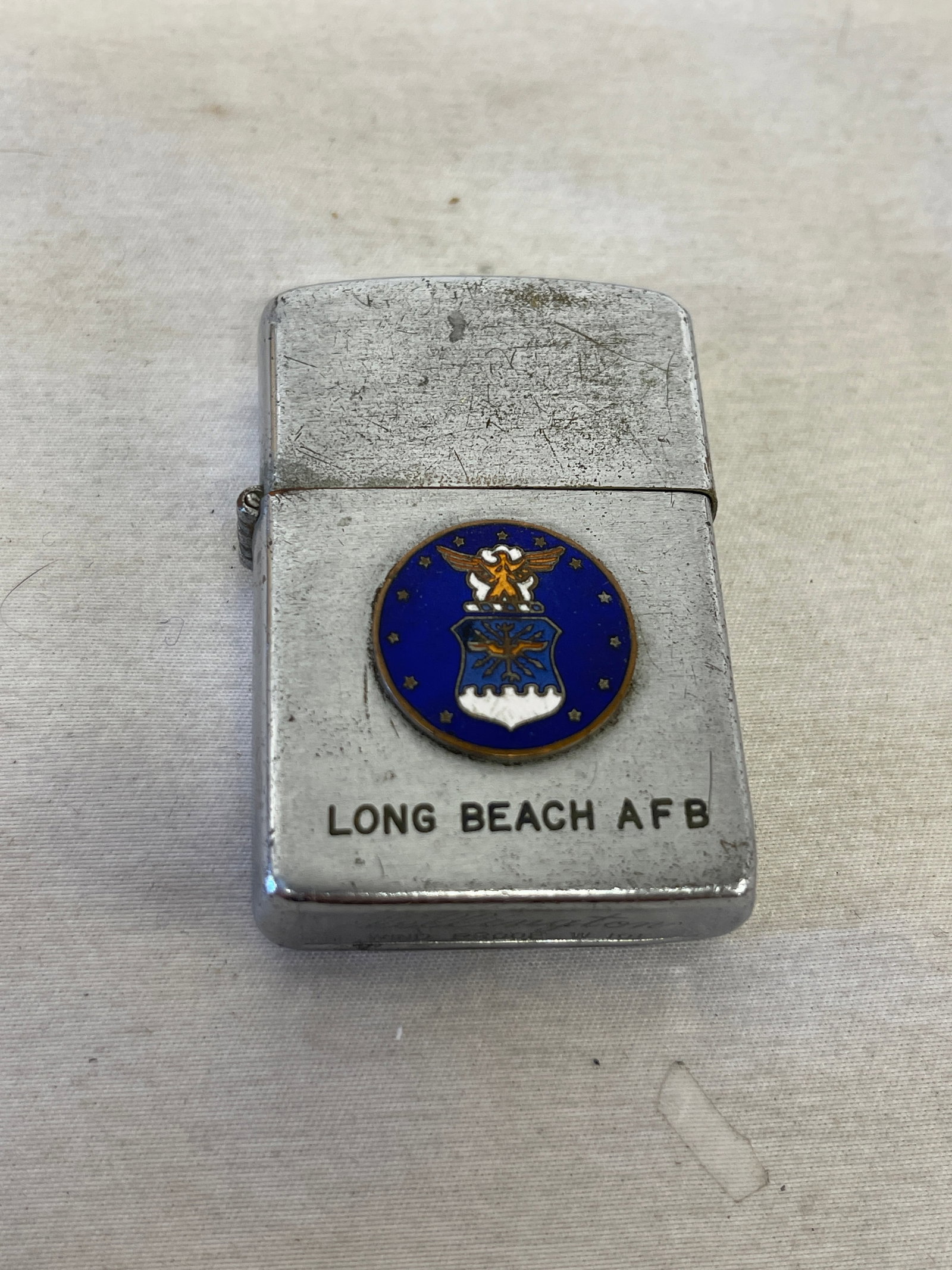 Long Beach AFB US Air Force Wellington Windproof W101 Chrome Pocket Lighter (1 of 4)