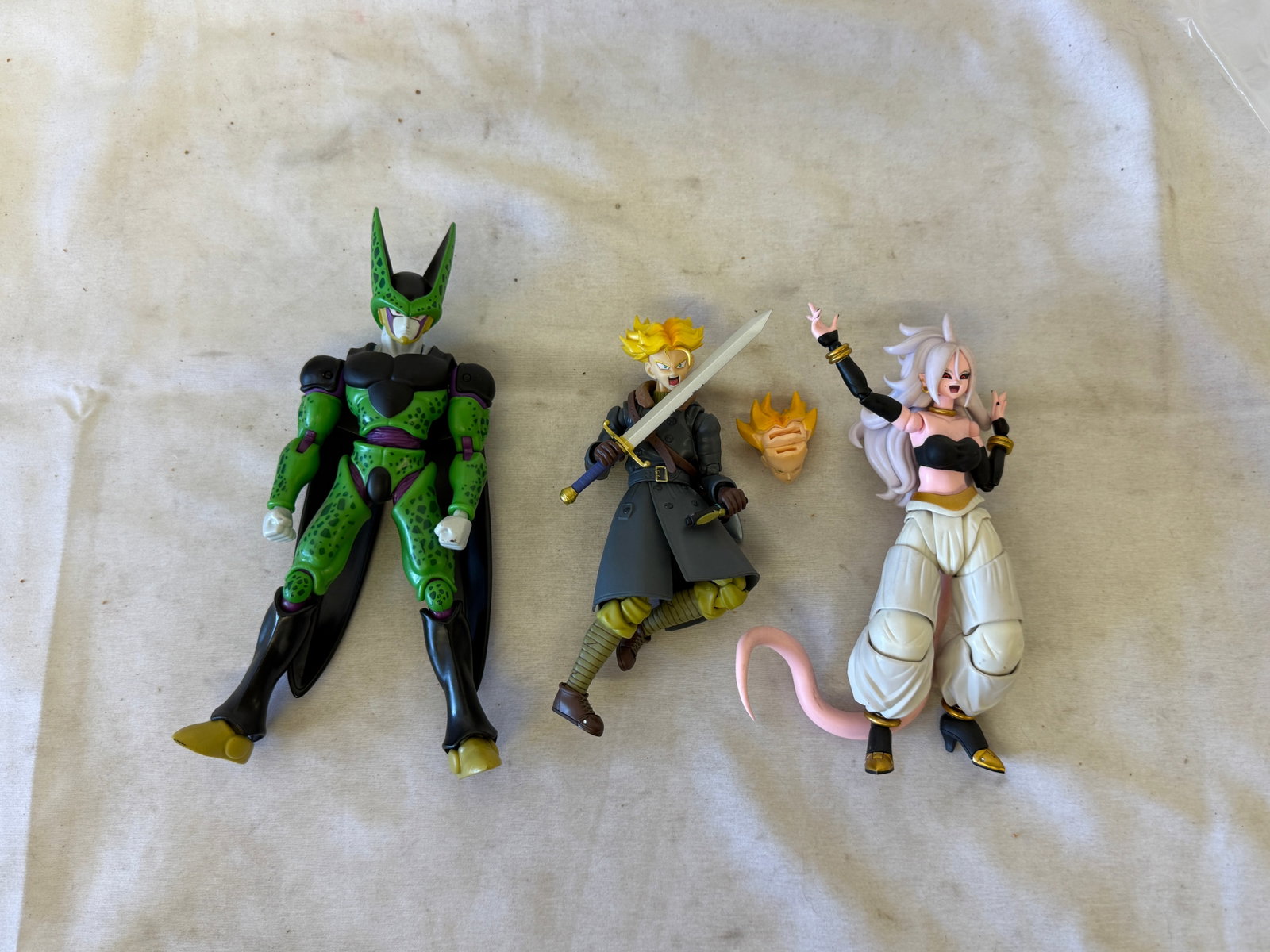 Dragon Ball Z S.H. Figuarts Cell, Future Trunks & Android 21 Action Figures (1 of 5)