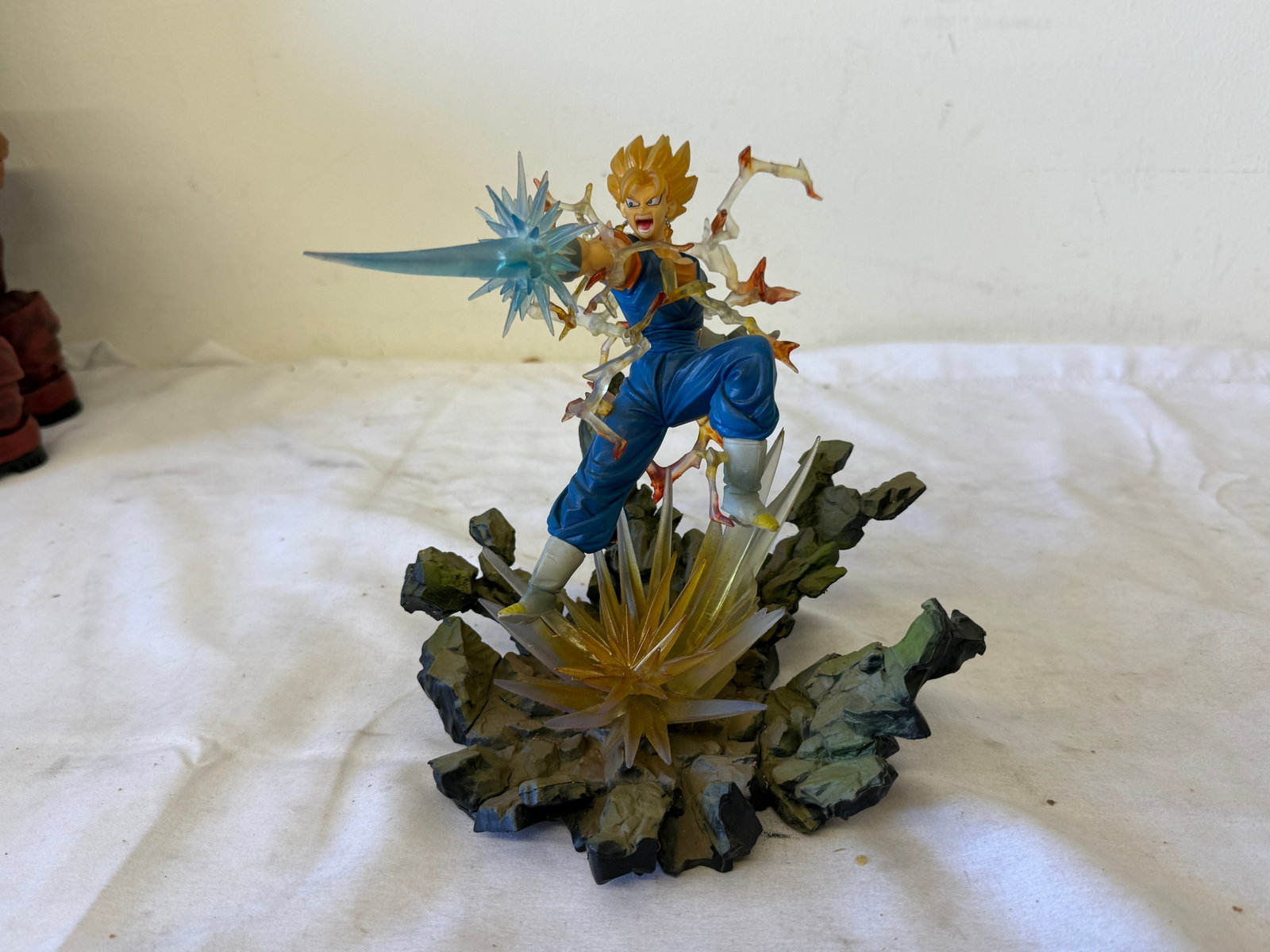 Super Vegito Dragon Ball Z FiguartsZERO Extra Battle Statue Figure (1 of 5)