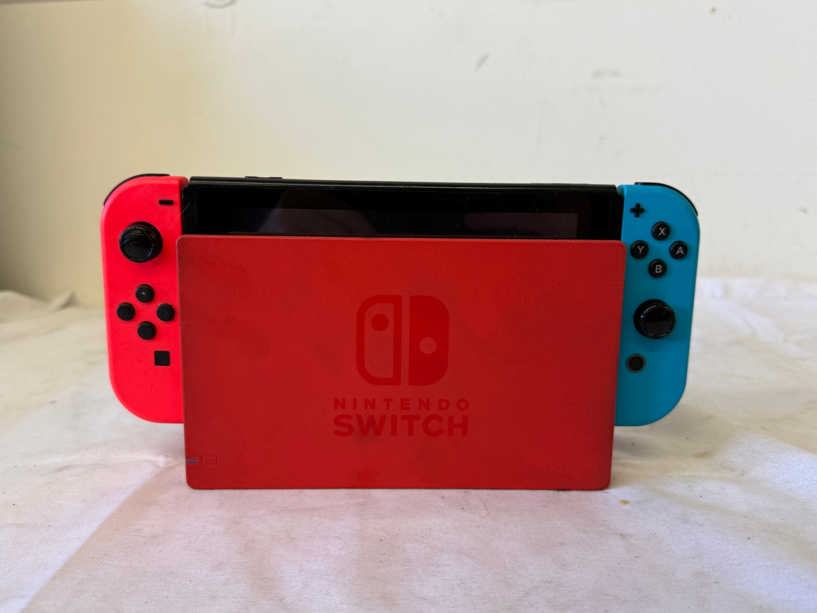 Nintendo Switch Console Neon Red/Blue Joy-Con Red Dock (1 of 9)
