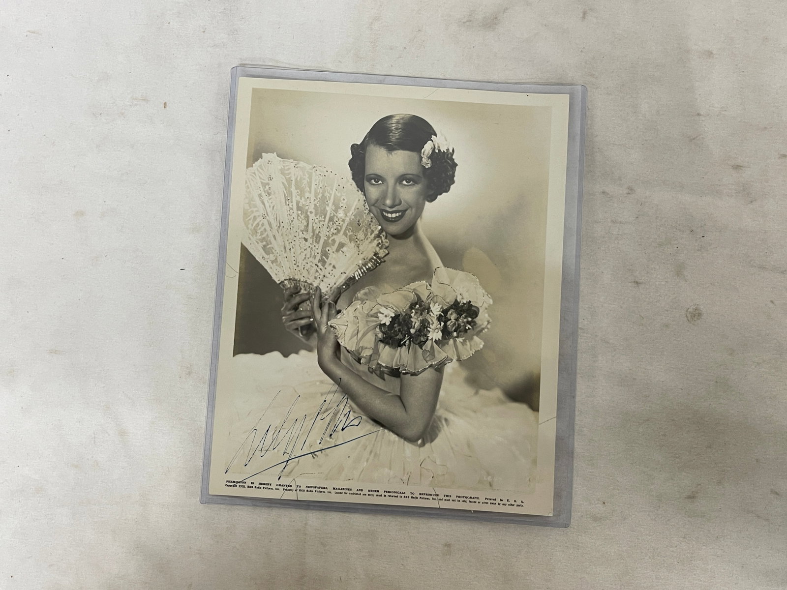 Lily Pons Signed RKO 1935 Black & White Publicity Photo 8x10 (1 of 5)
