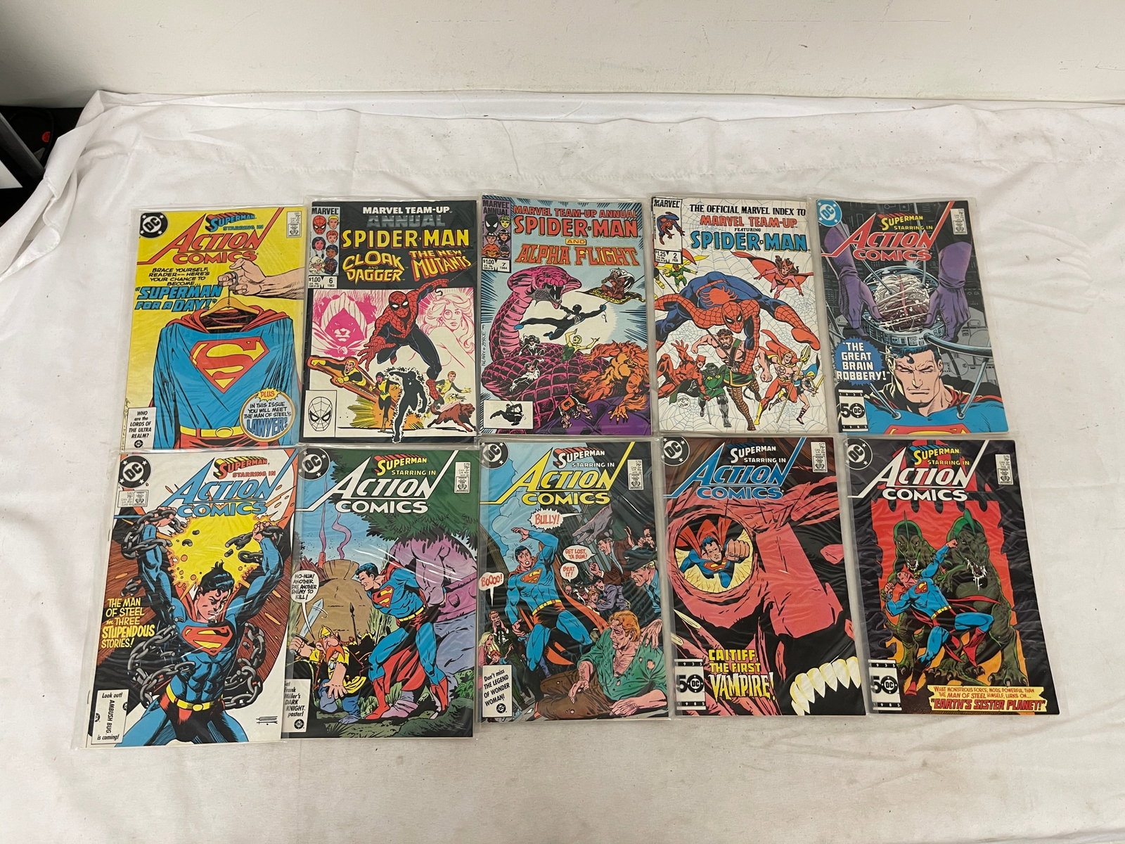Vintage Comic Book Collection Lot: Vintage Comic Book Collection Lot