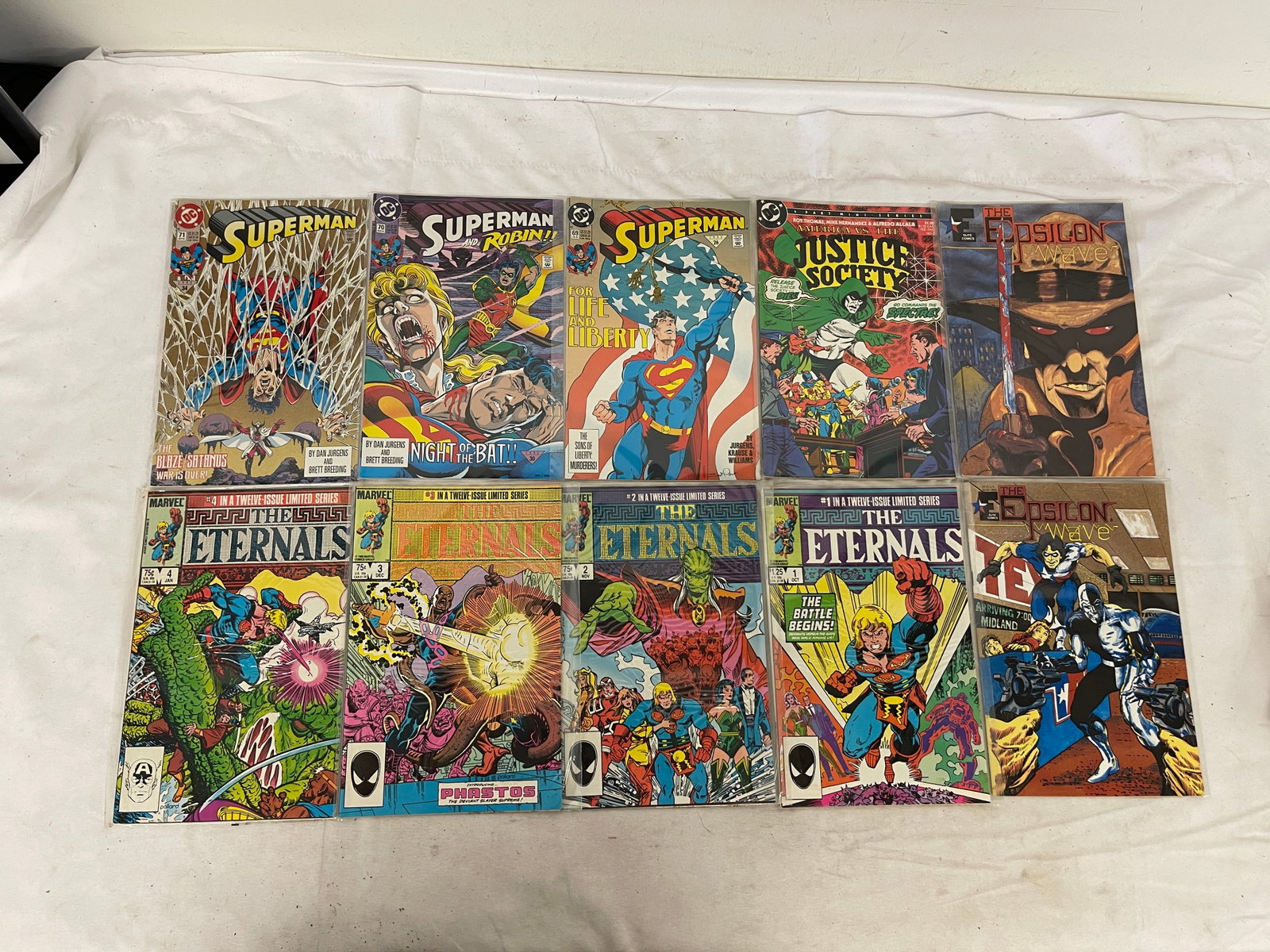 Vintage Comic Book Collection Lot: Vintage Comic Book Collection Lot