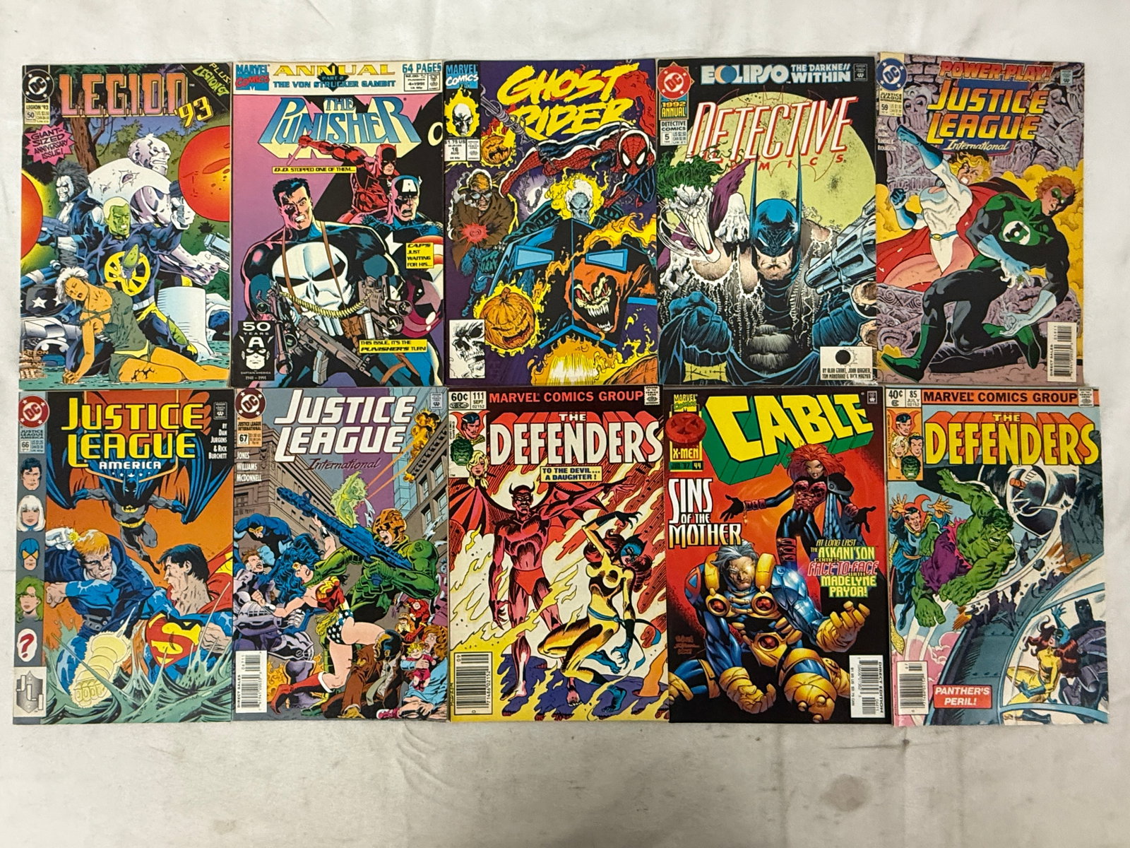 Vintage Comic Book Collection Lot: Vintage Comic Book Collection Lot