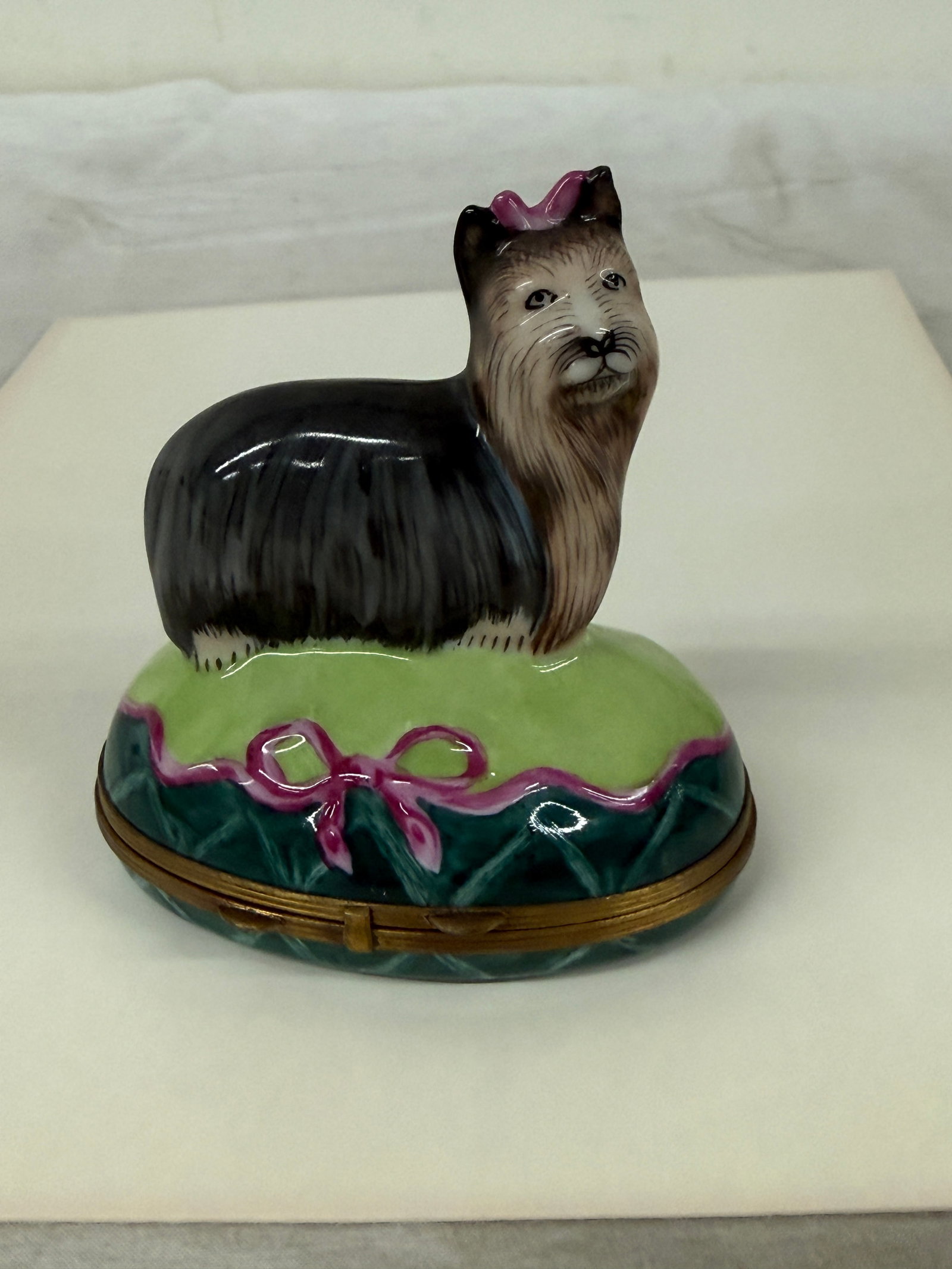 Limoges France Site Corot 1989 Yorkshire Terrier Porcelain Trinket Box (1 of 5)