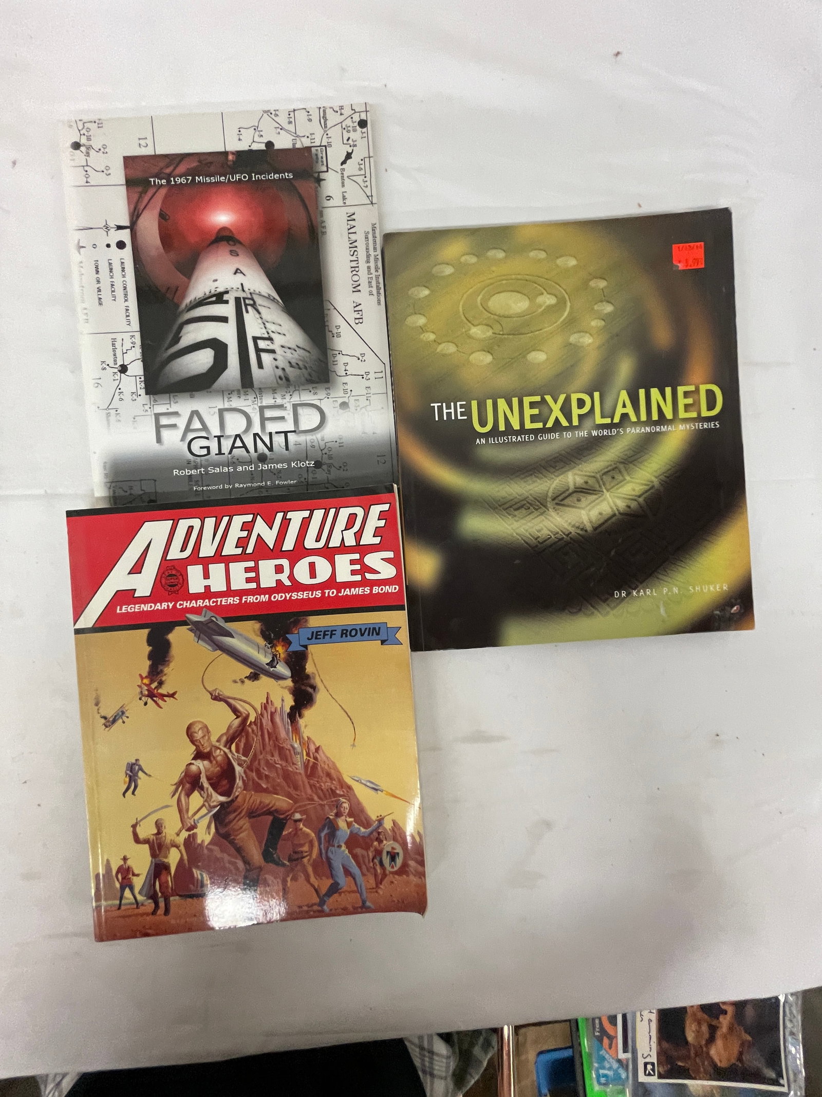 Vintage Sci-Fi Science Ficition Book Collection Lot (1 of 5)
