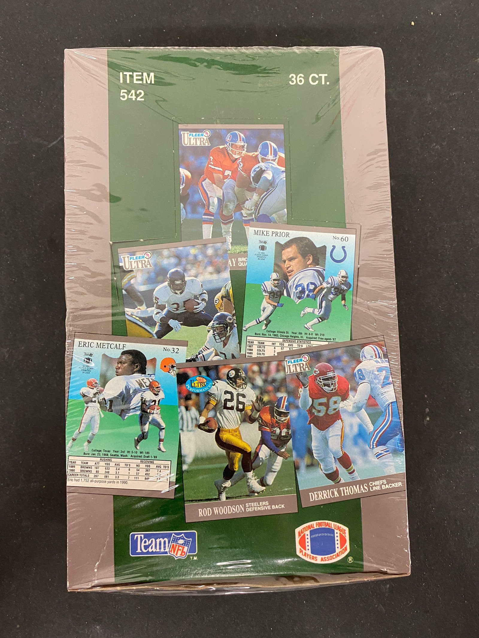 1991 Fleer Ultra Football Trading Cards 36-Pack Sealed Hobby Box NFL: 1991 Fleer Ultra Football Trading Cards 36-Pack Sealed Hobby Box NFL